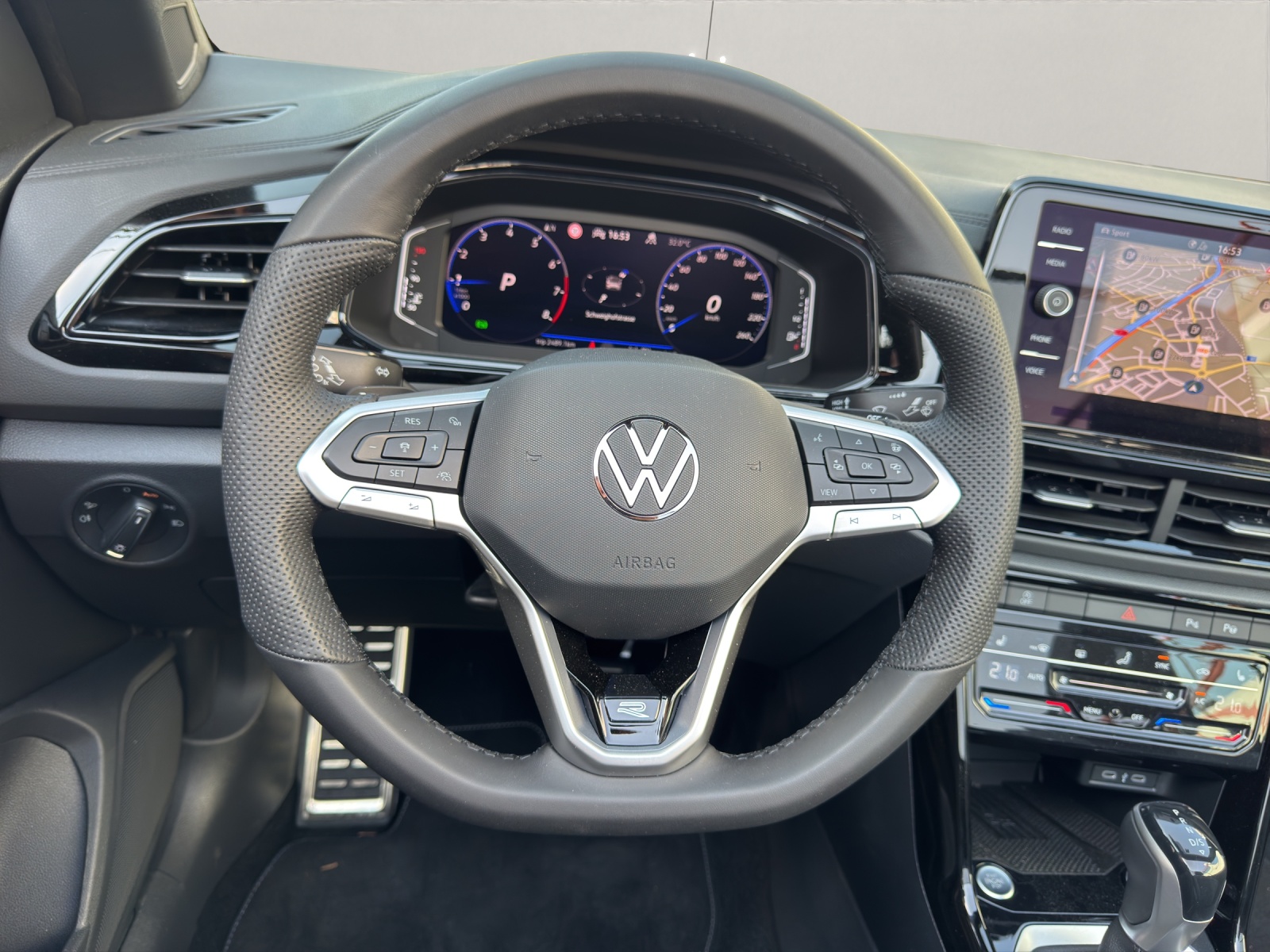 VW T-Roc Cabriolet 1.5 TSI R-Line DSG *Cabrio*-image-15
