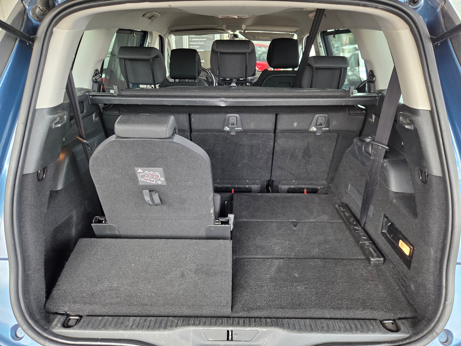 CITROEN Grand C4 Picasso 1.6 e-HDi Attraction EGS6-image-13