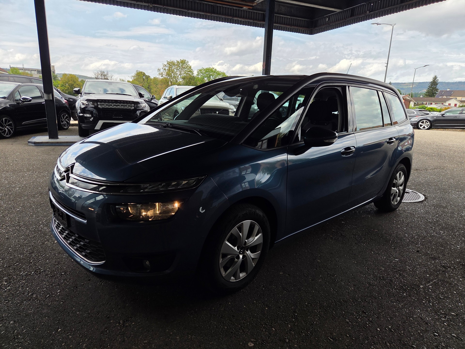 CITROEN Grand C4 Picasso 1.6 e-HDi Attraction EGS6-image-1