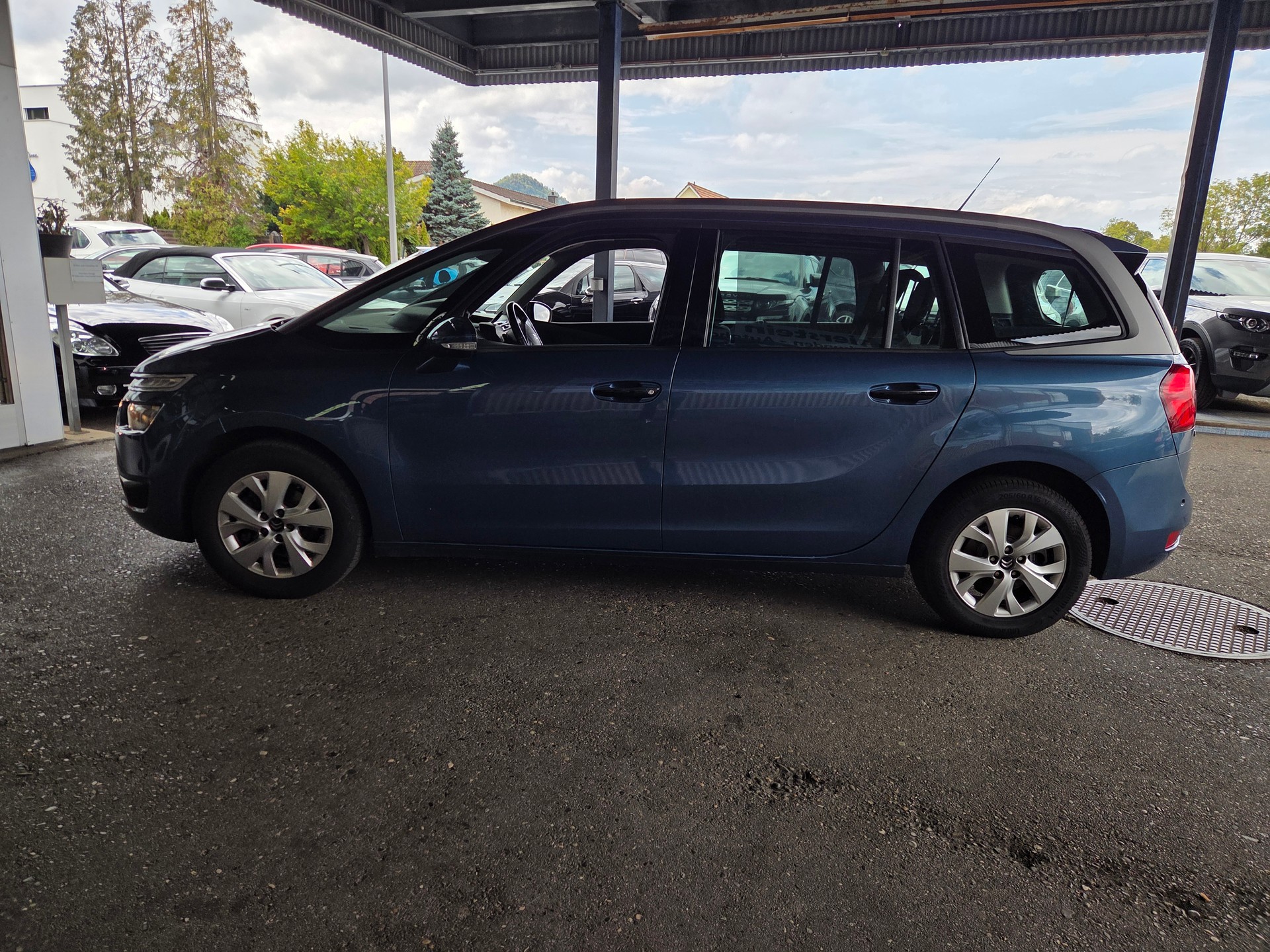 CITROEN Grand C4 Picasso 1.6 e-HDi Attraction EGS6-image-2