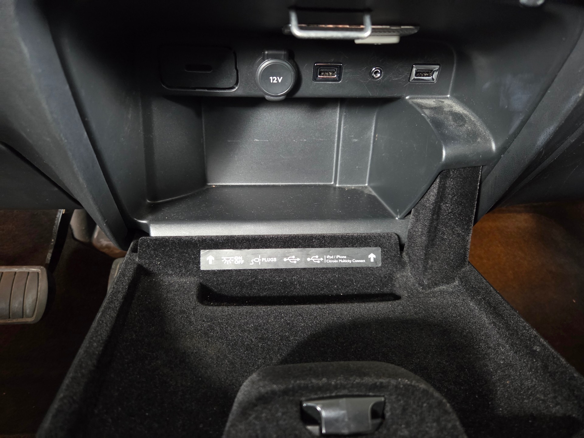 CITROEN Grand C4 Picasso 1.6 e-HDi Attraction EGS6-image-17