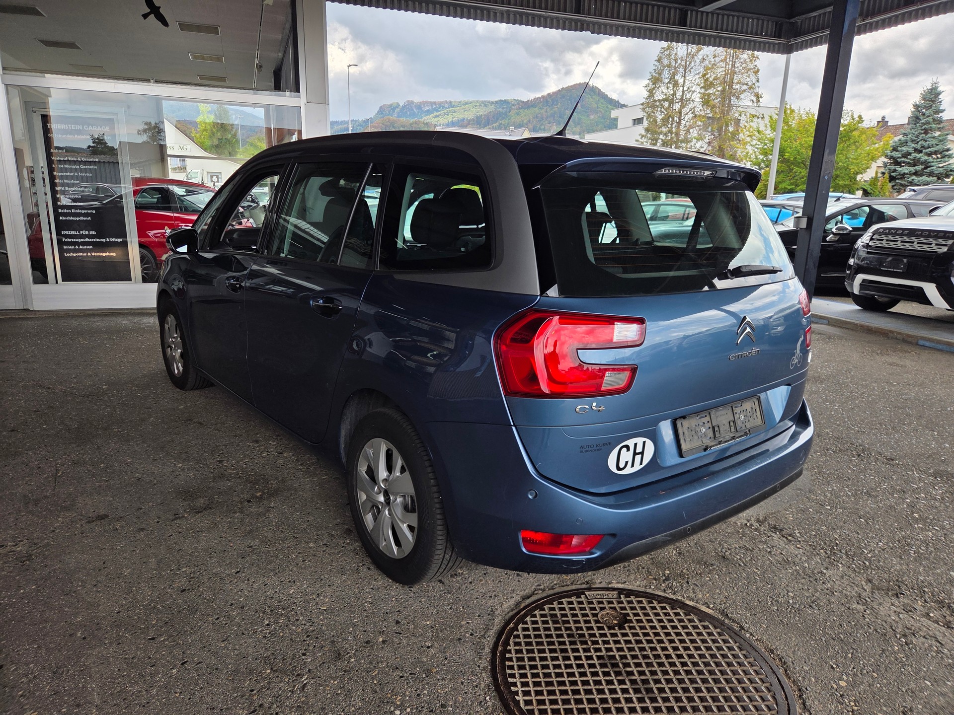 CITROEN Grand C4 Picasso 1.6 e-HDi Attraction EGS6-image-3