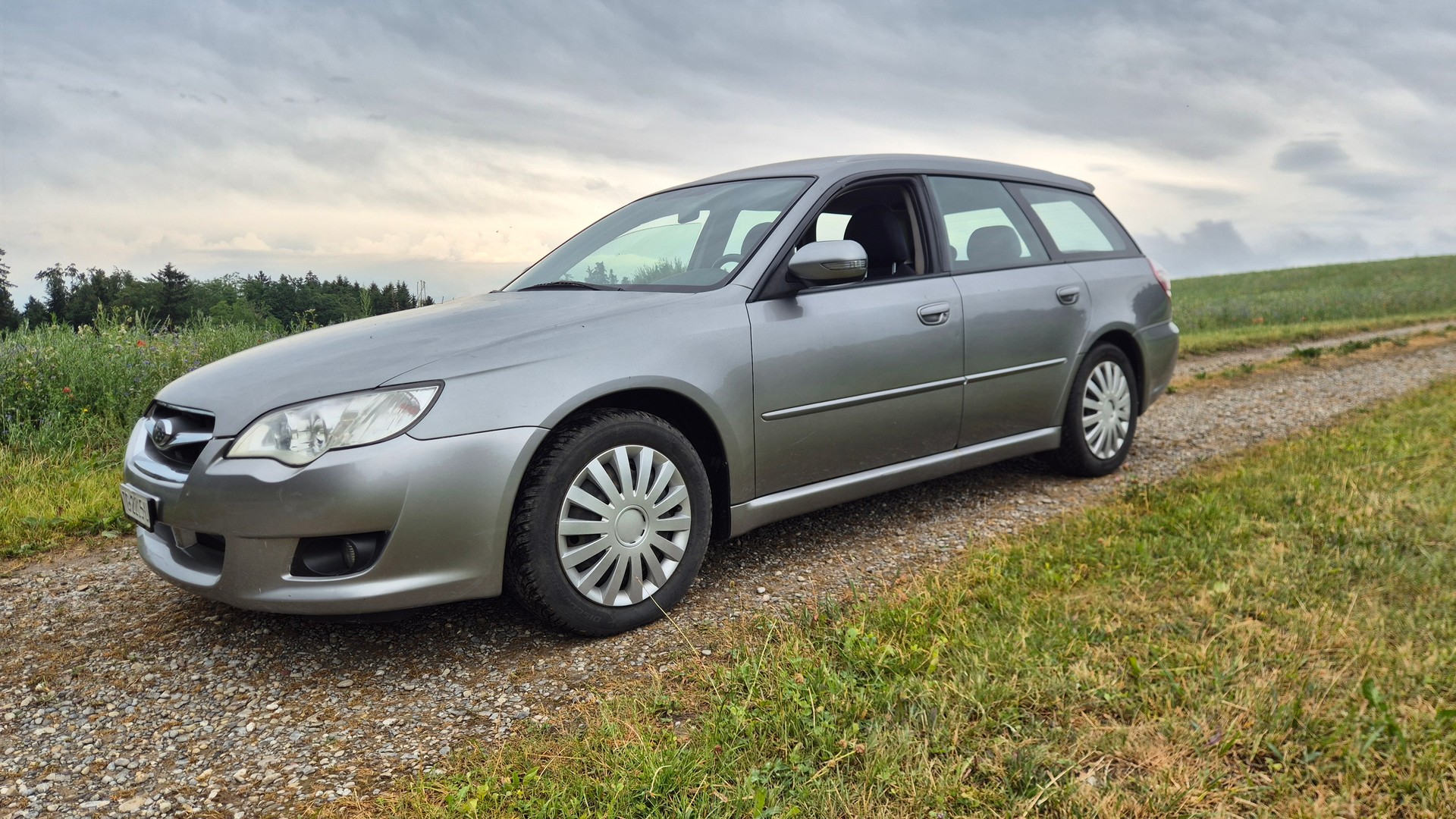 SUBARU Legacy 2.0R AWD Swiss-image-0