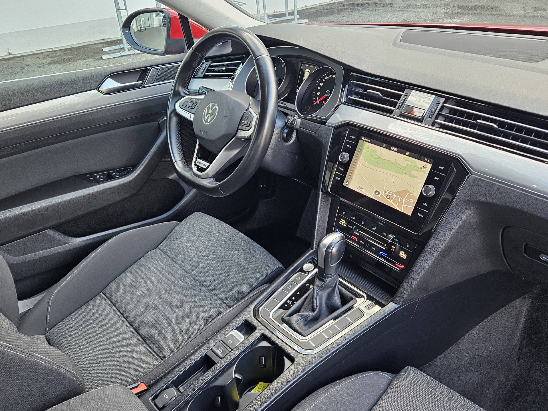 VW Passat Variant 2.0 TDI 200 Business DSG 4m * Frisch Ab MFK * 8-fach bereift * Servicegepflegt *-image-20