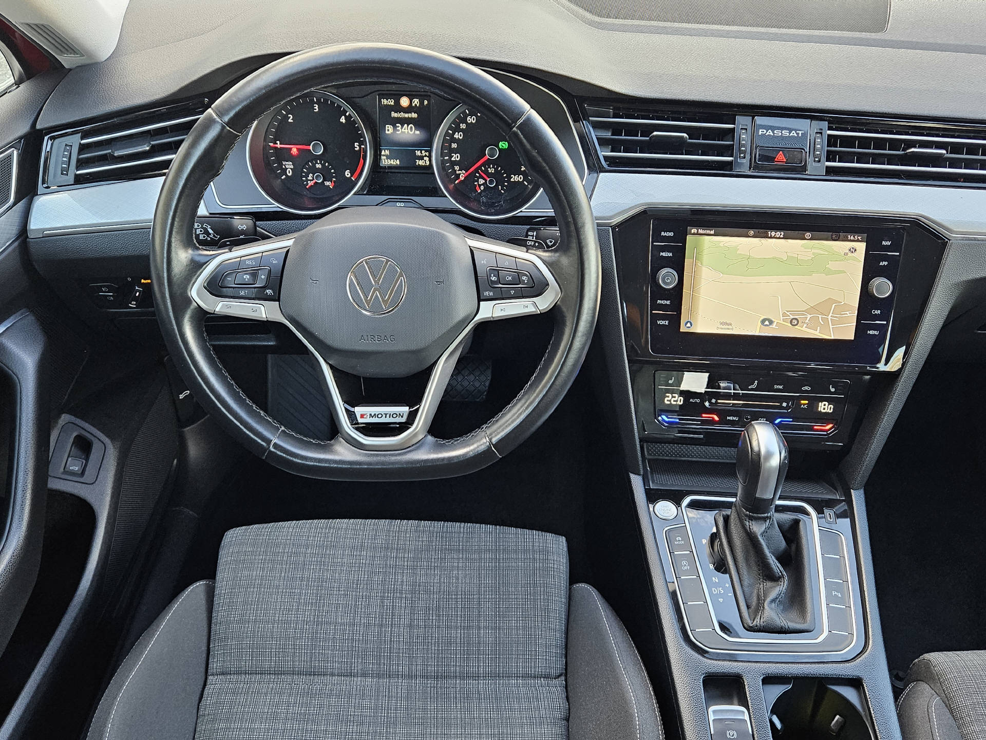 VW Passat Variant 2.0 TDI 200 Business DSG 4m * Frisch Ab MFK * 8-fach bereift * Servicegepflegt *-image-13