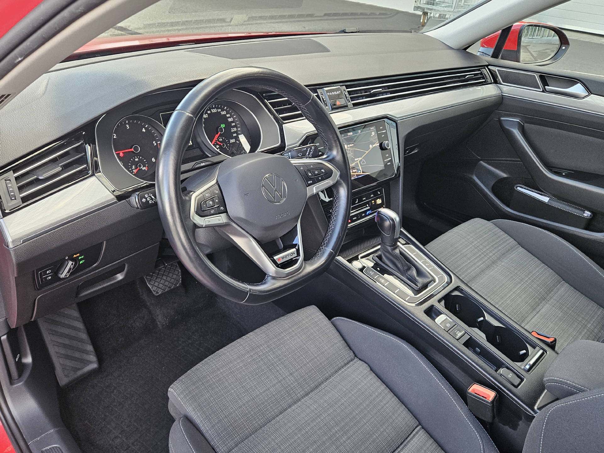 VW Passat Variant 2.0 TDI 200 Business DSG 4m * Frisch Ab MFK * 8-fach bereift * Servicegepflegt *-image-24