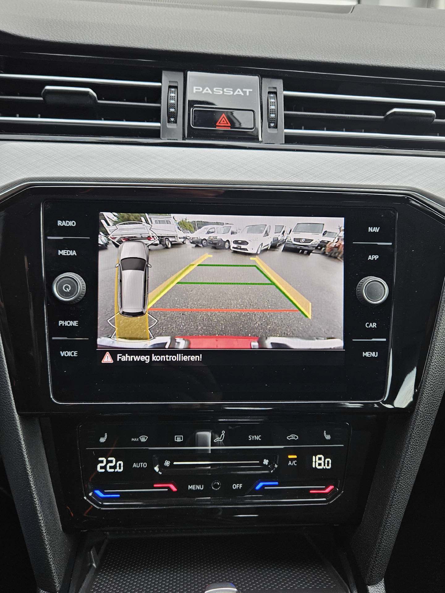 VW Passat Variant 2.0 TDI 200 Business DSG 4m * Frisch Ab MFK * 8-fach bereift * Servicegepflegt *-image-7