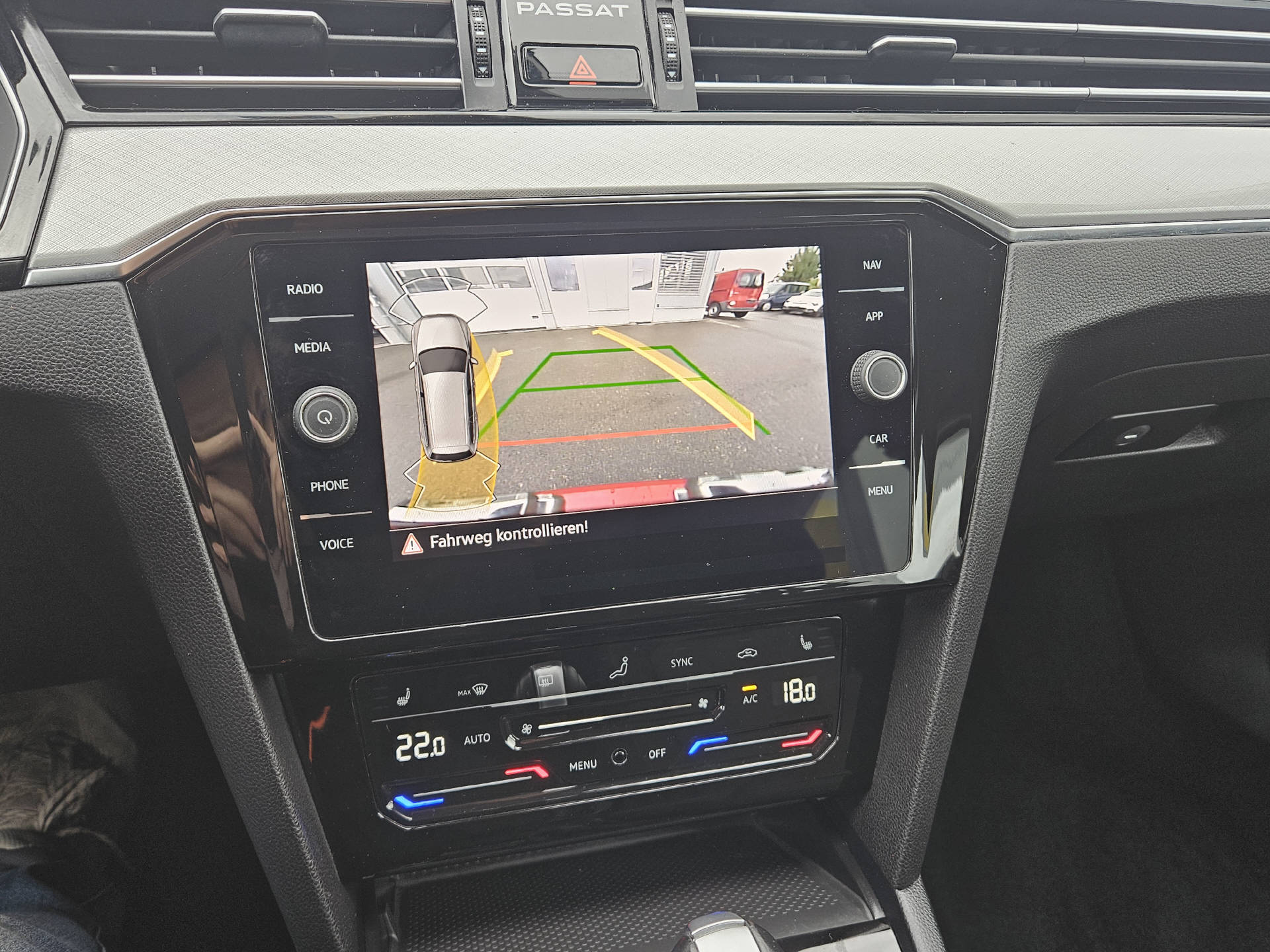 VW Passat Variant 2.0 TDI 200 Business DSG 4m * Frisch Ab MFK * 8-fach bereift * Servicegepflegt *-image-8