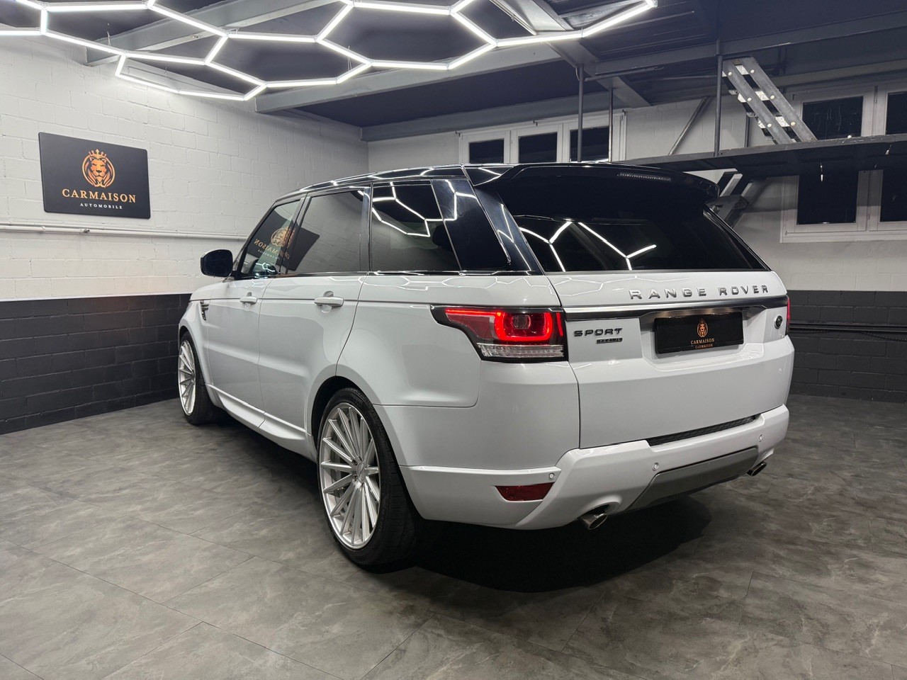 LAND ROVER Range Rover Sport 3.0 SDV6 | AHK 3‘500KG | 22‘‘ Vossen | Luftfahrwerk-image-6