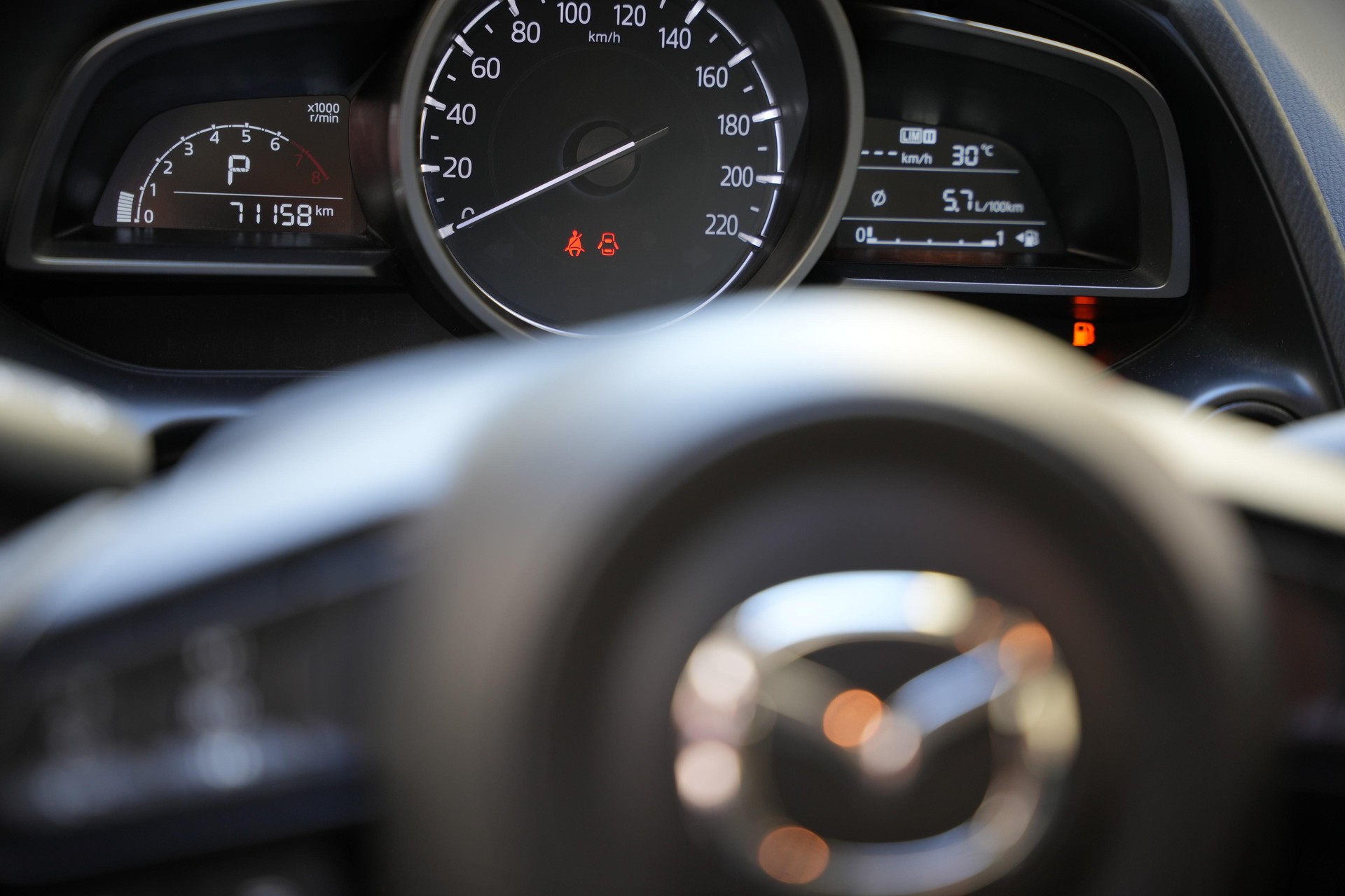 MAZDA 2 1.5 90 Ambition-image-9