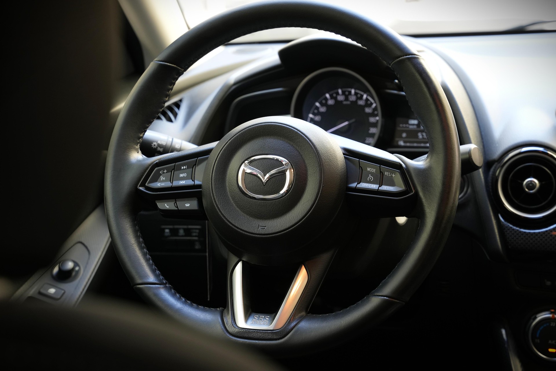 MAZDA 2 1.5 90 Ambition-image-8