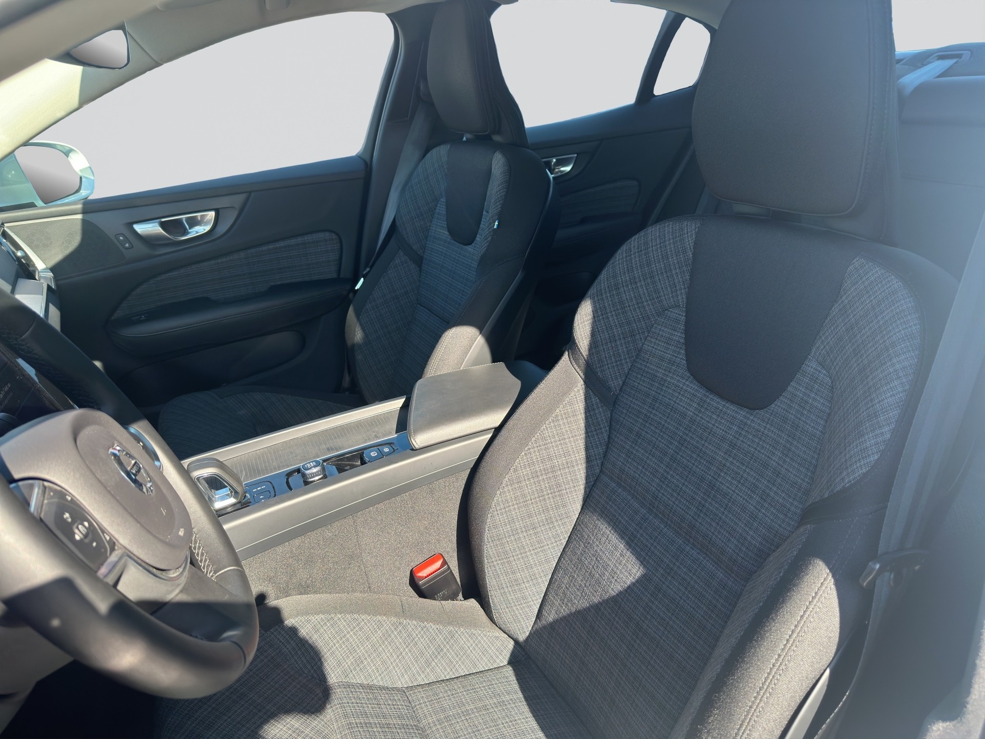 VOLVO S60 B4 Benzin Mild Hybrid CORE DCT-image-4