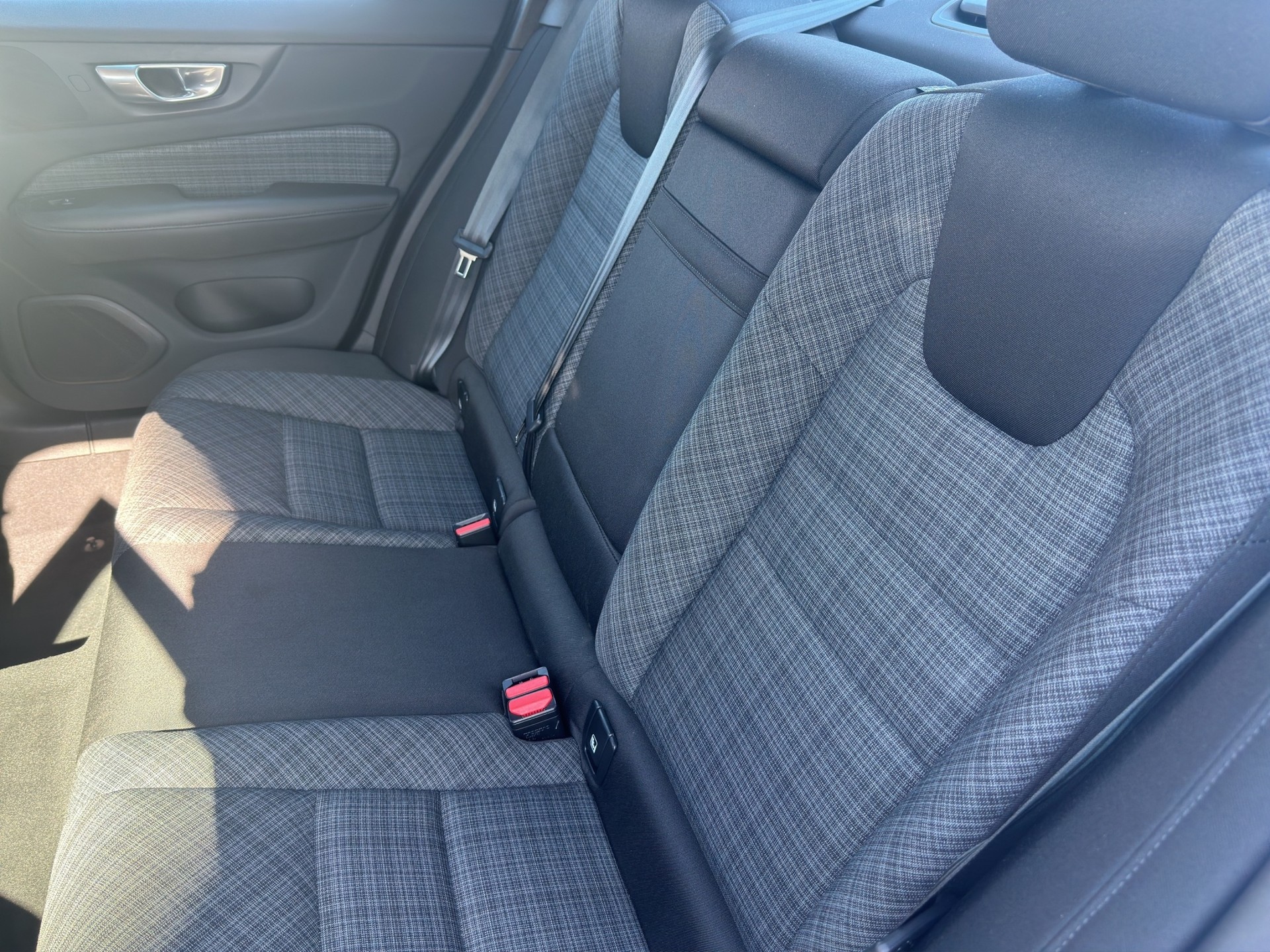 VOLVO S60 B4 Benzin Mild Hybrid CORE DCT-image-8