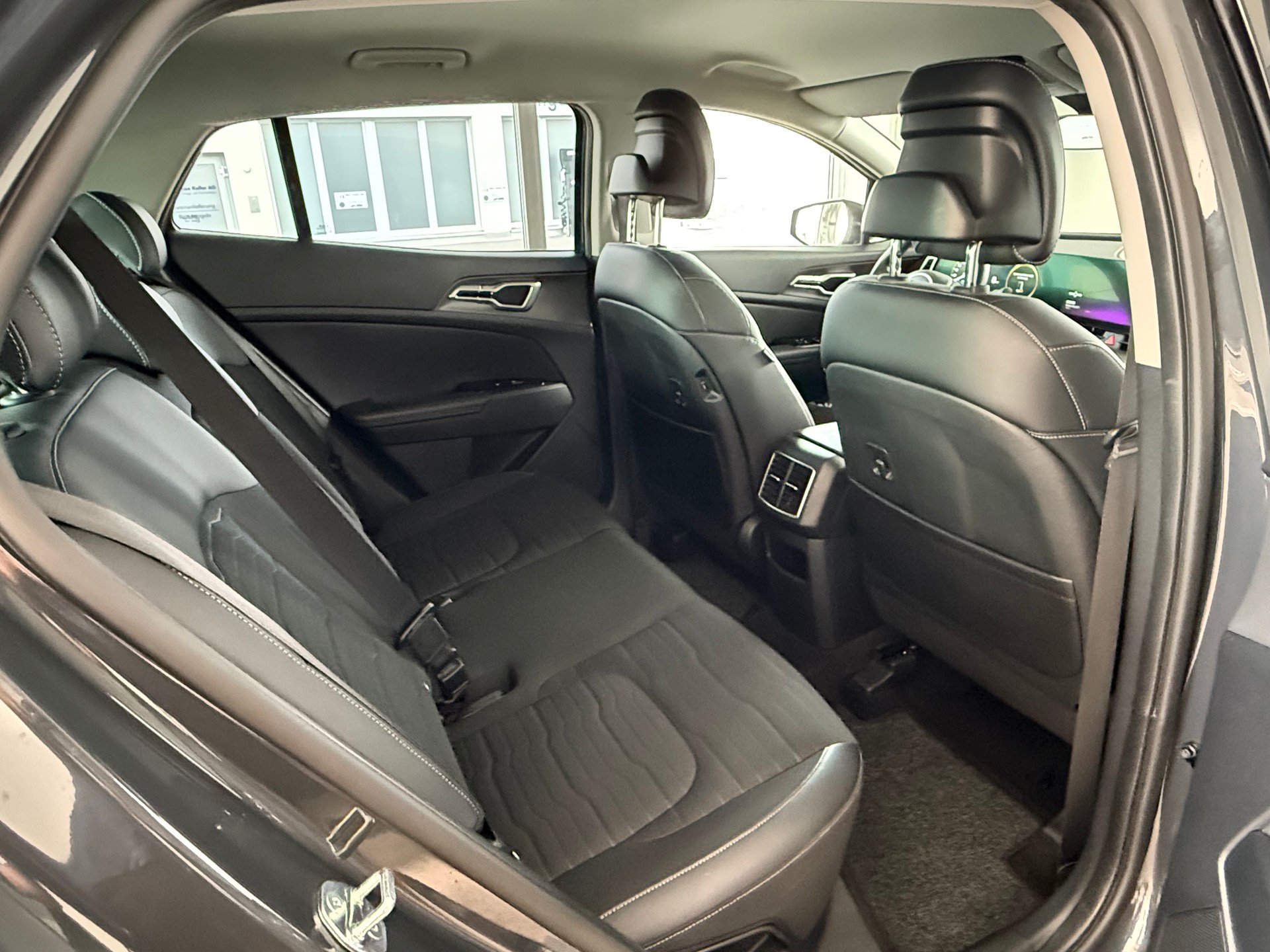 KIA Sportage 1.6T-GDi MHEV Style 4x4 7DCT-image-8