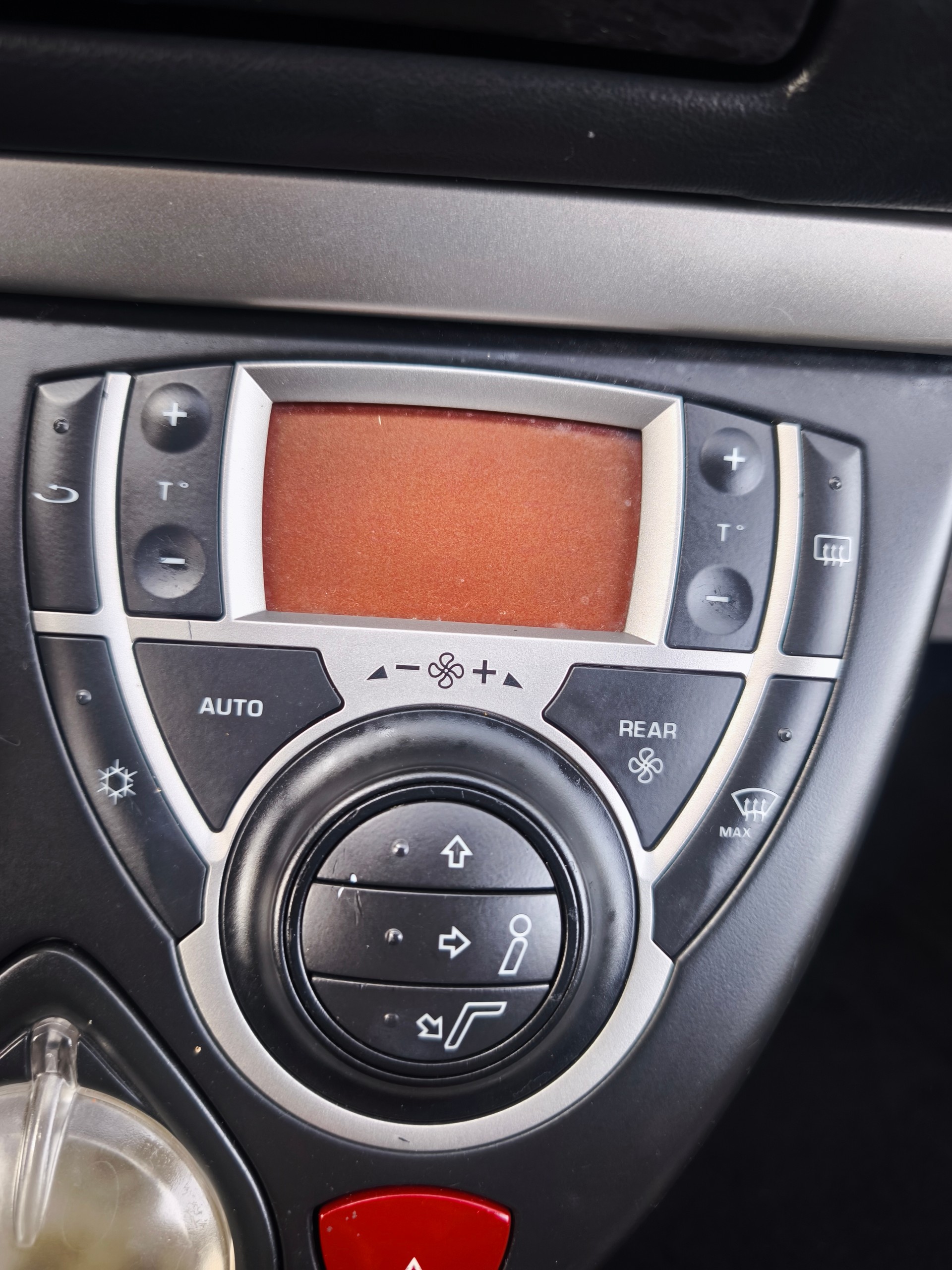CITROEN C8 2.0 16V HDi Séduction-image-12