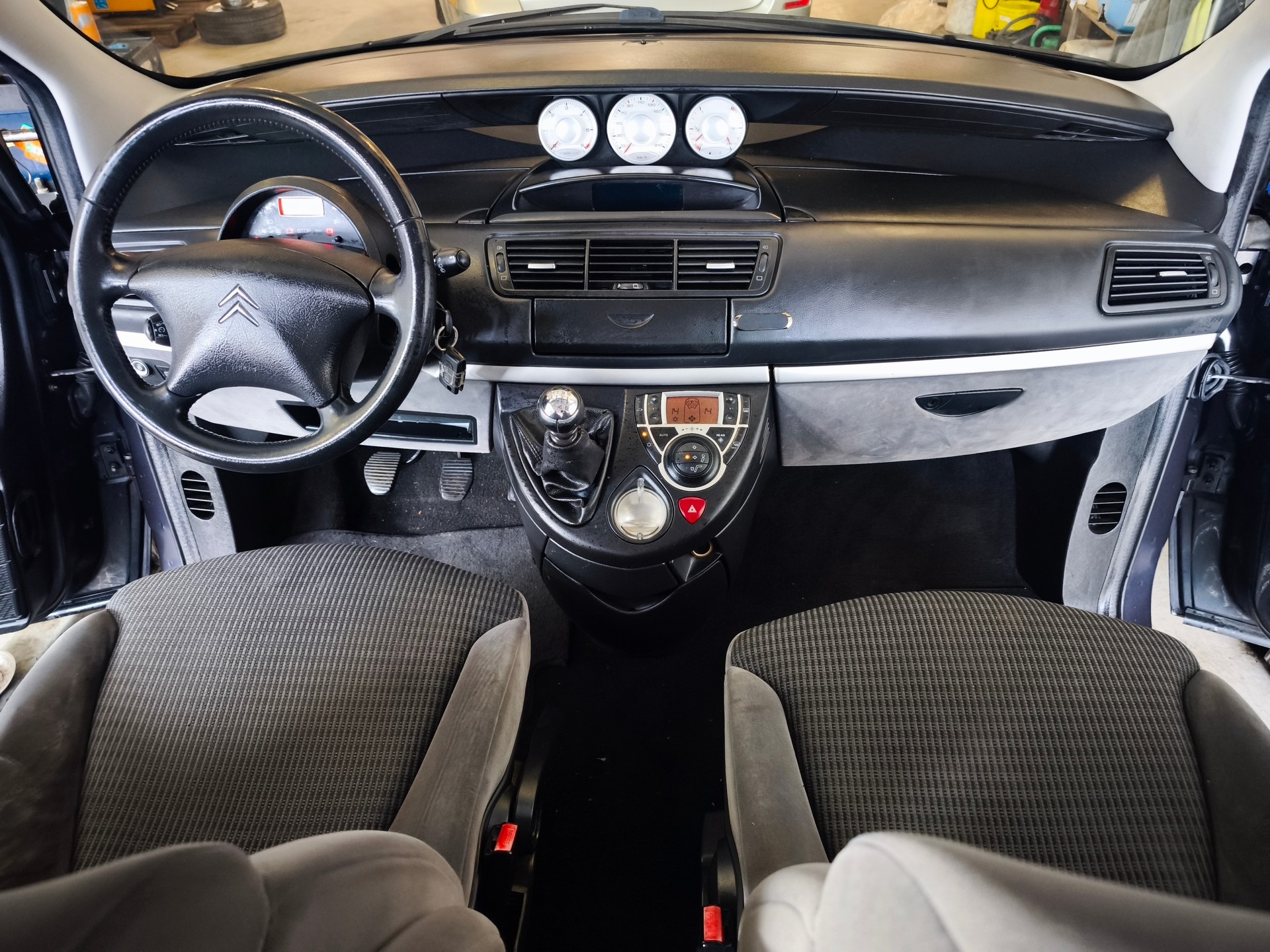 CITROEN C8 2.0 16V HDi Séduction-image-8