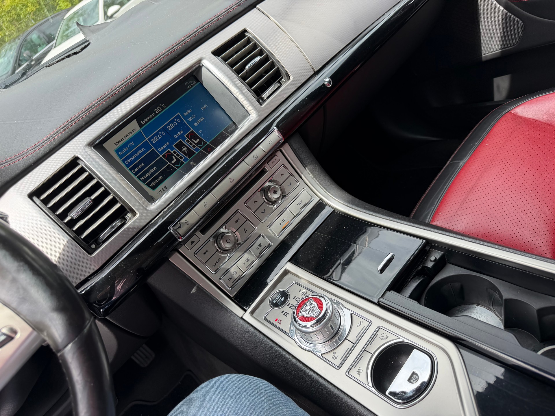 JAGUAR XF 3.0d S V6 Portfolio-image-8