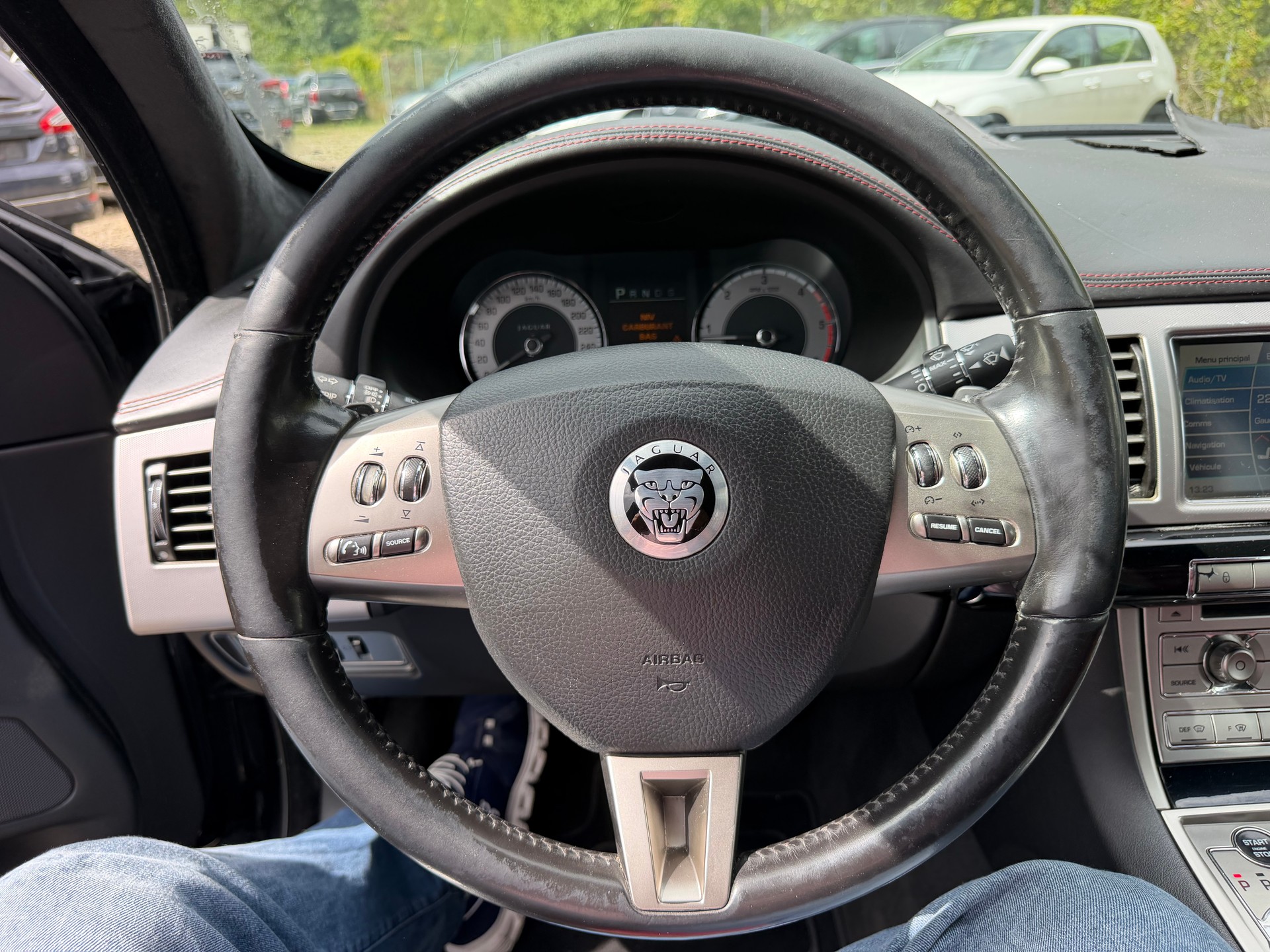 JAGUAR XF 3.0d S V6 Portfolio-image-10