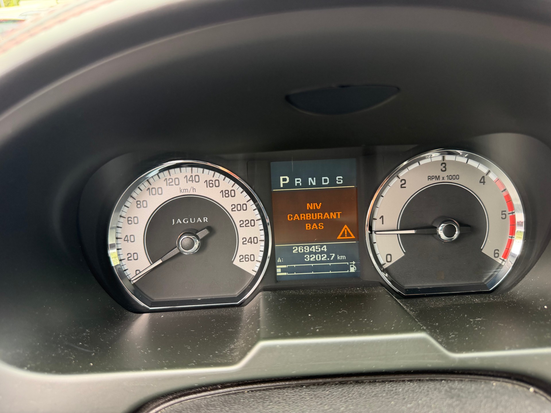 JAGUAR XF 3.0d S V6 Portfolio-image-11