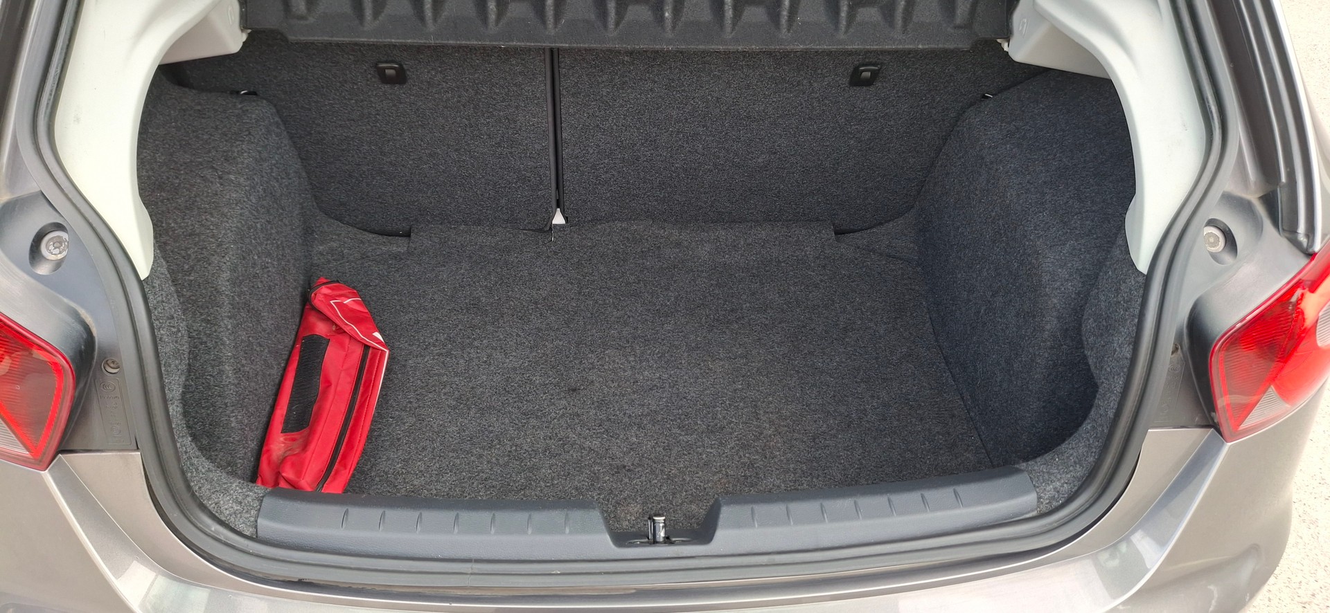 SEAT Limousine-image-3