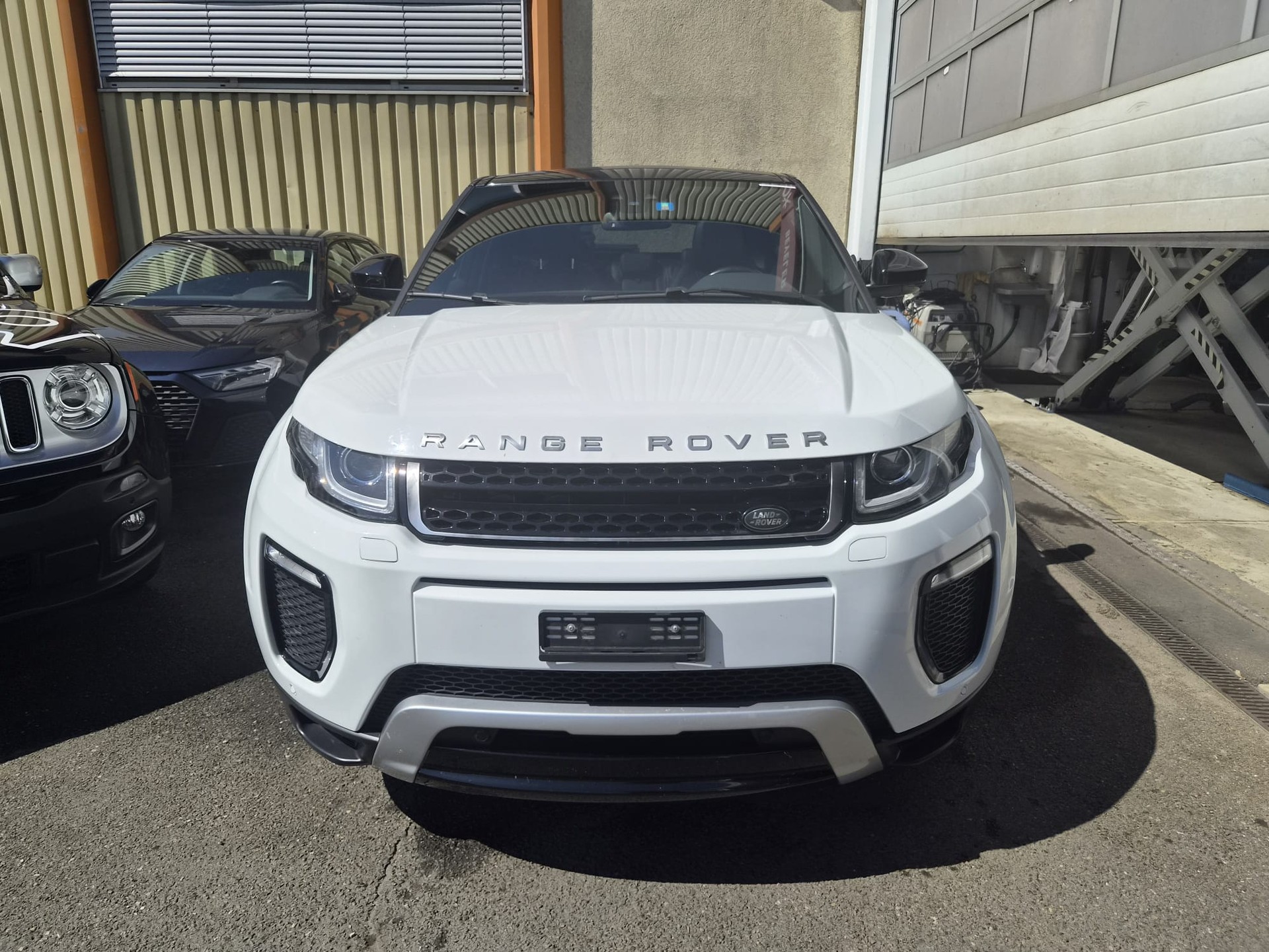 LAND ROVER Evoque 2.0 TD4 SE Dynamic-image-1