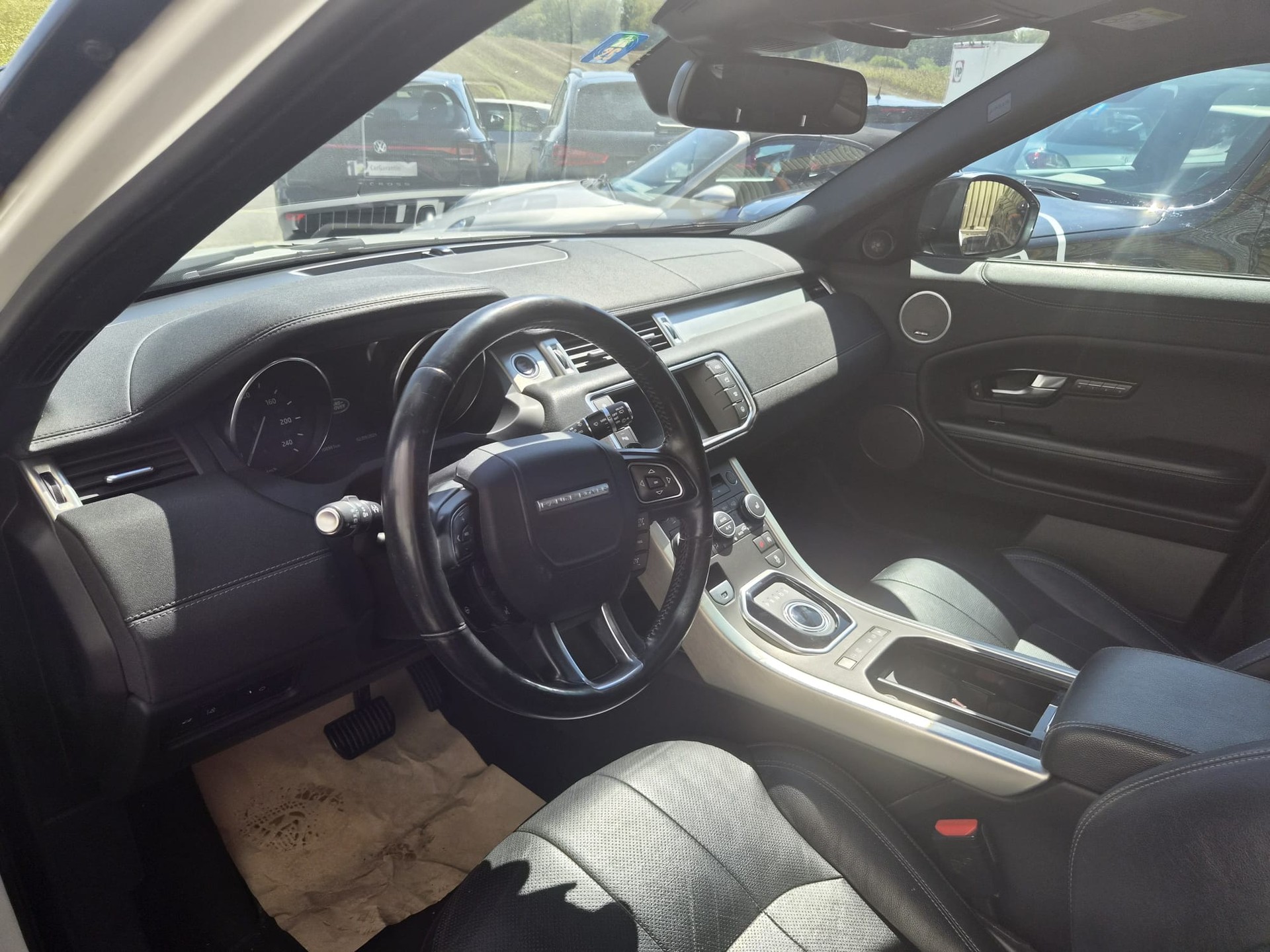 LAND ROVER Evoque 2.0 TD4 SE Dynamic-image-2