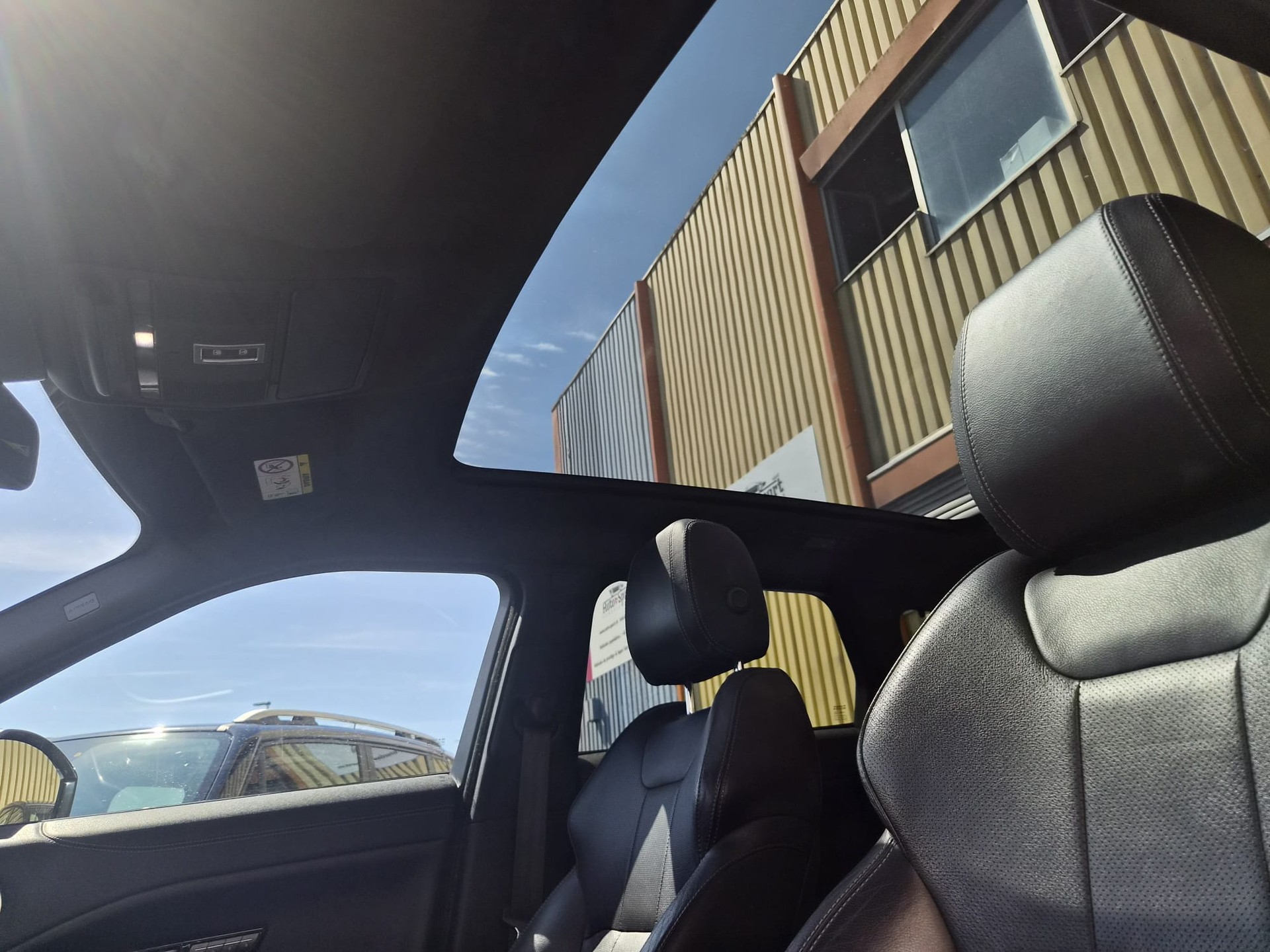 LAND ROVER Evoque 2.0 TD4 SE Dynamic-image-3