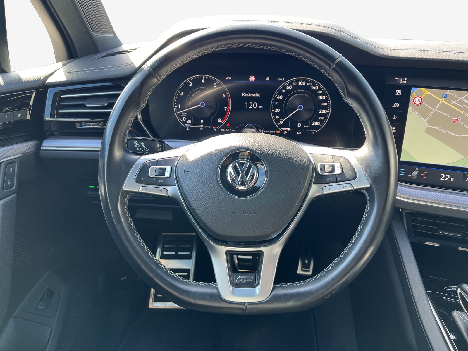 VW Touareg 3.0 TSI R-Line Tiptronic-image-9