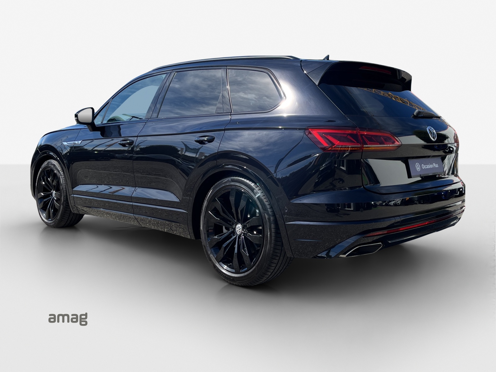 VW Touareg 3.0 TSI R-Line Tiptronic-image-2