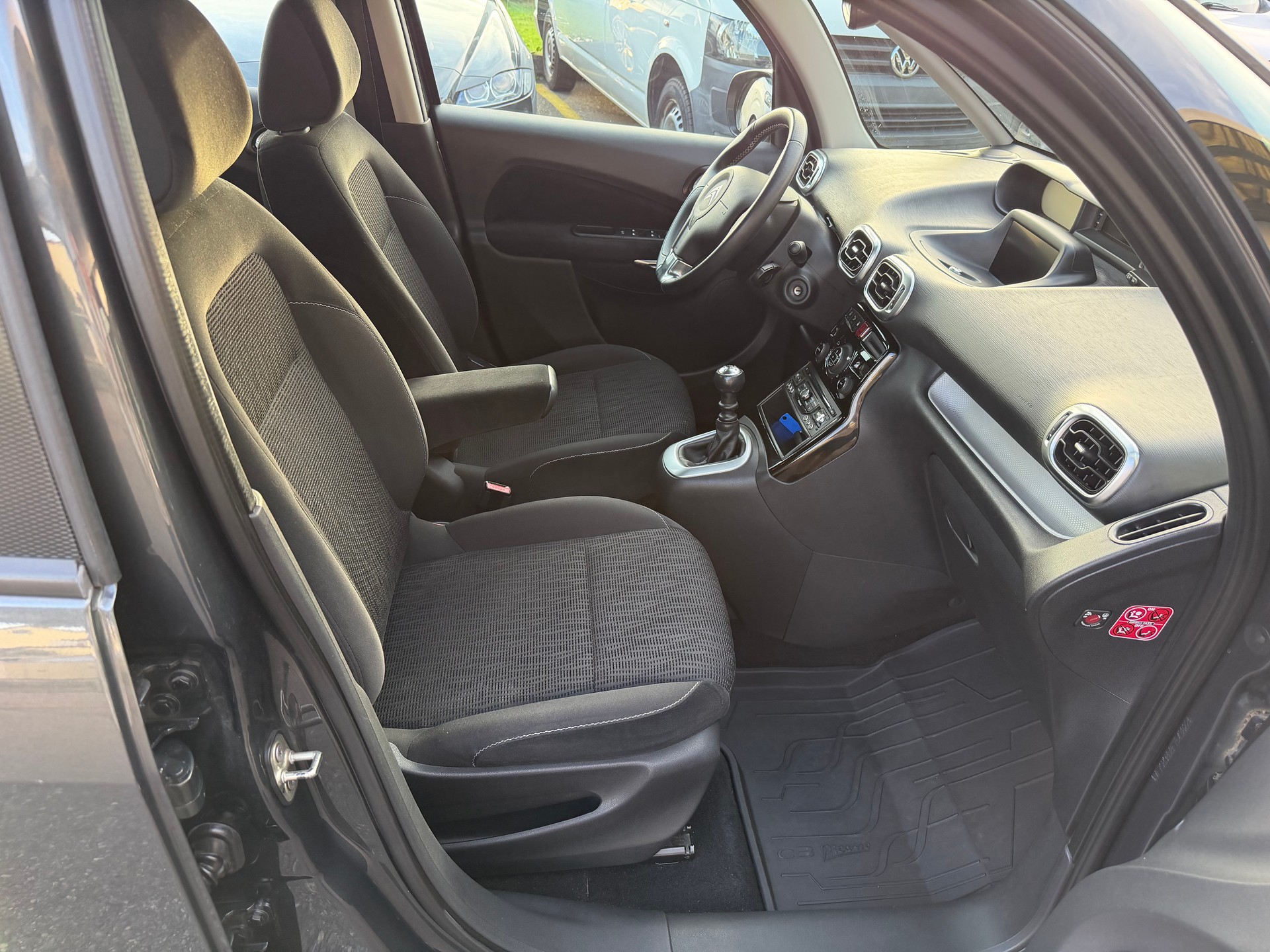CITROEN C3 Picasso 1.6 HDi Exclusive-image-11