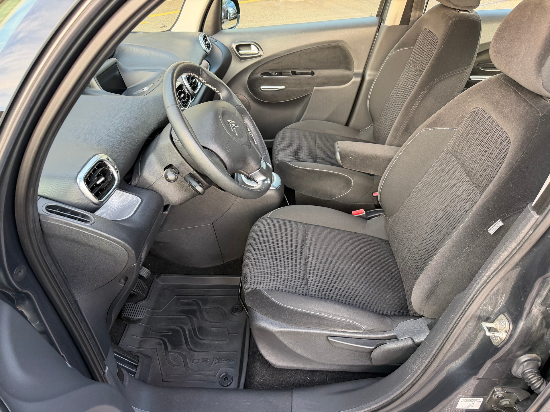 CITROEN C3 Picasso 1.6 HDi Exclusive-image-7