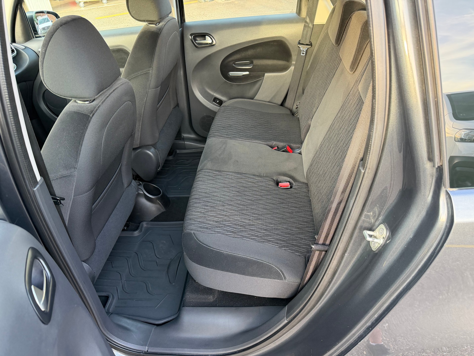 CITROEN C3 Picasso 1.6 HDi Exclusive-image-12