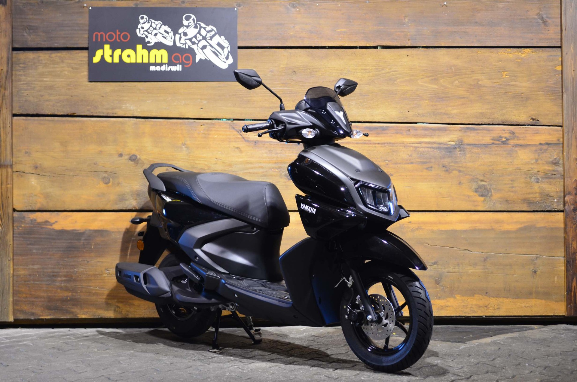 YAMAHA RayZR 125