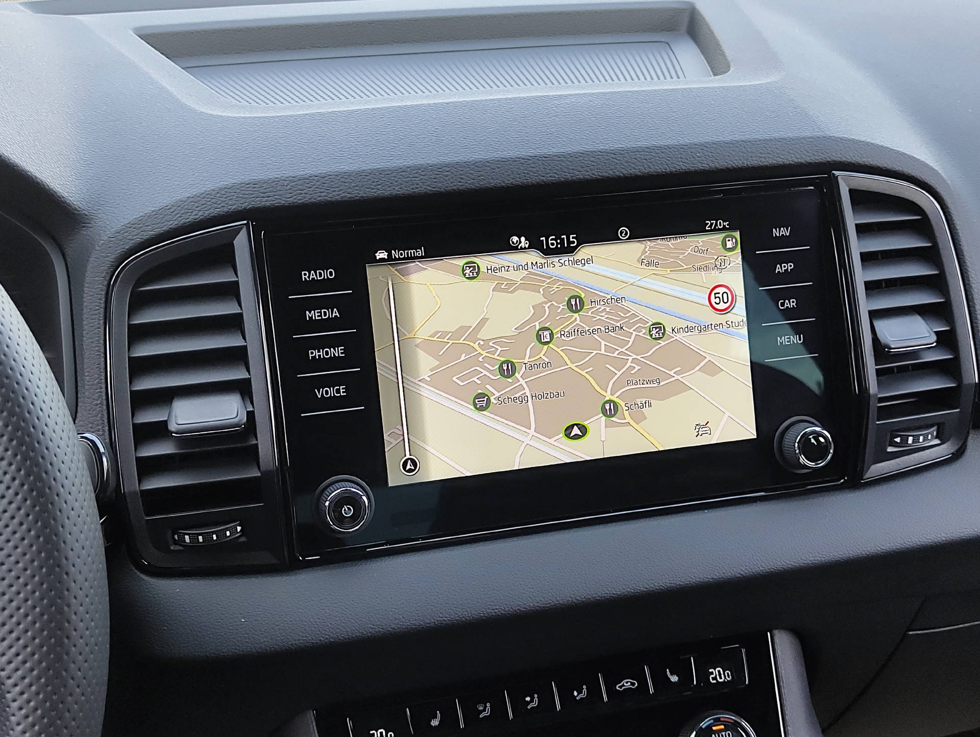 SKODA Karoq 2.0 TSI SportLine 4x4 DSG-image-8