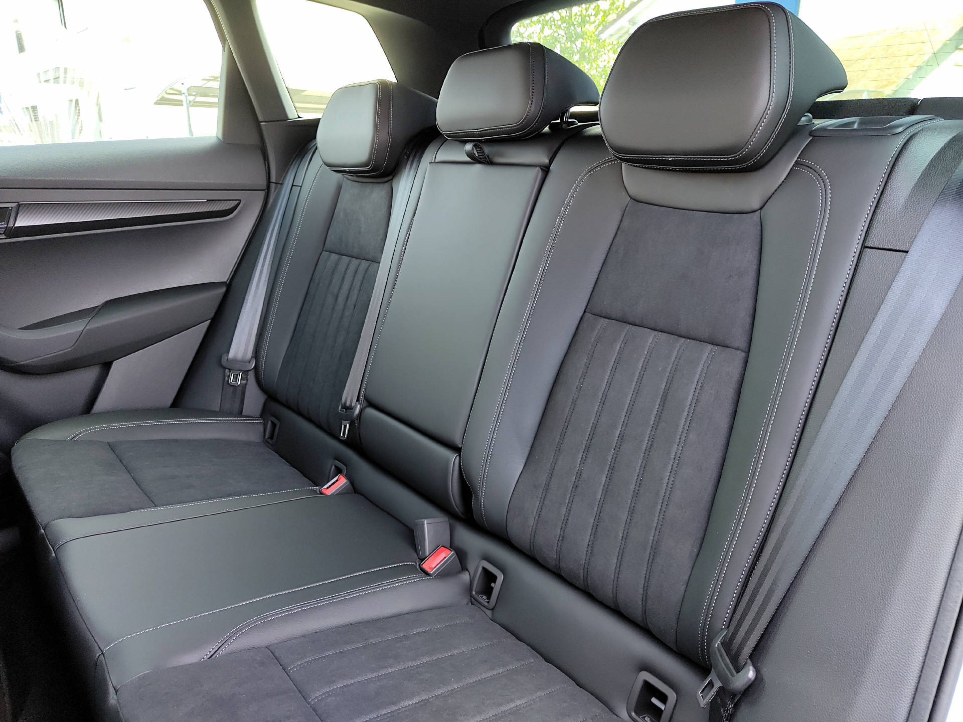 SKODA Karoq 2.0 TSI SportLine 4x4 DSG-image-6