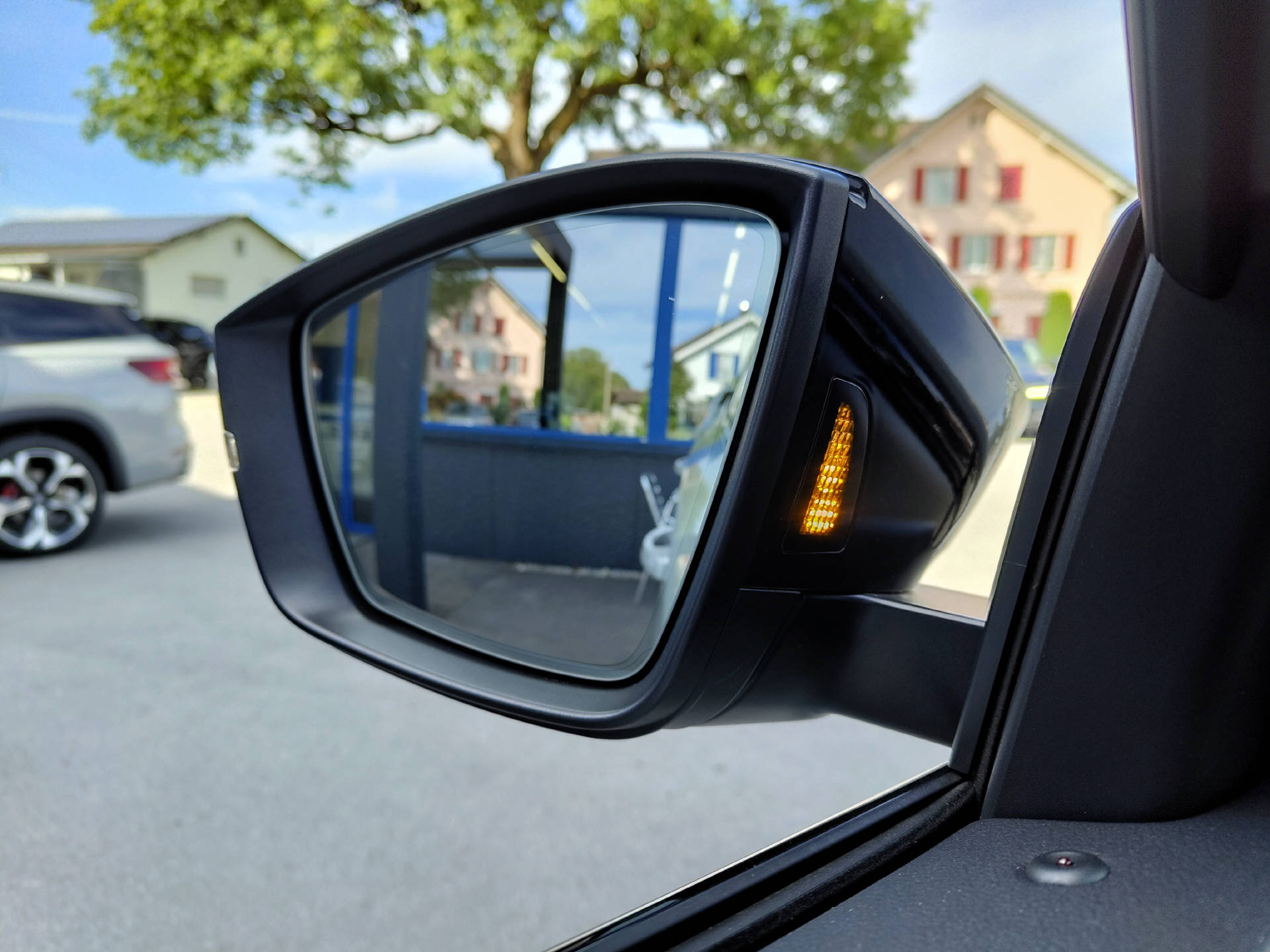 SKODA Karoq 2.0 TSI SportLine 4x4 DSG-image-9
