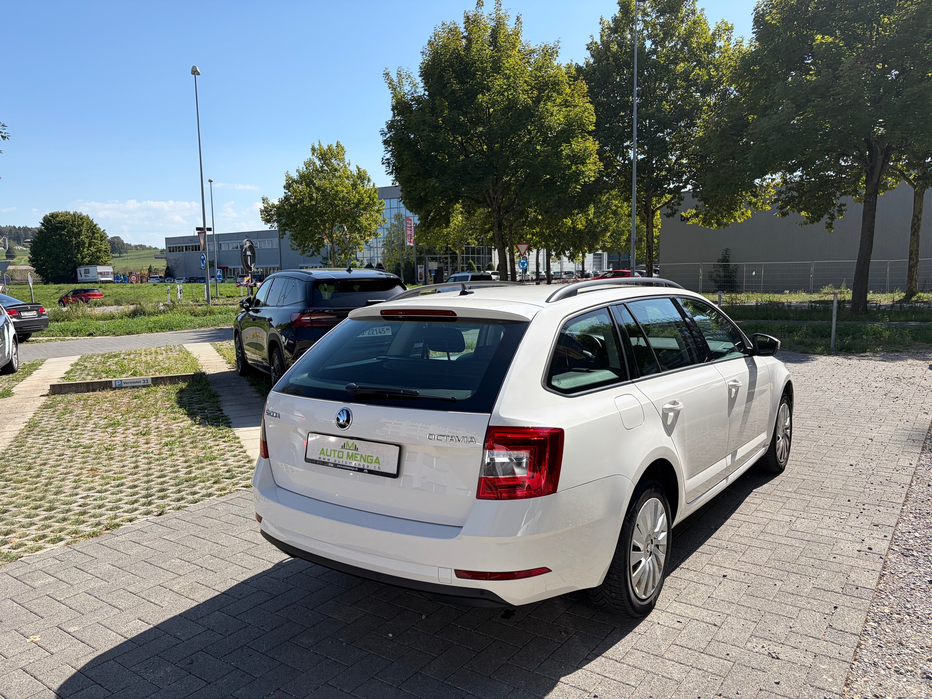 SKODA Octavia Combi 1.6 TDI Ambition DSG-image-4