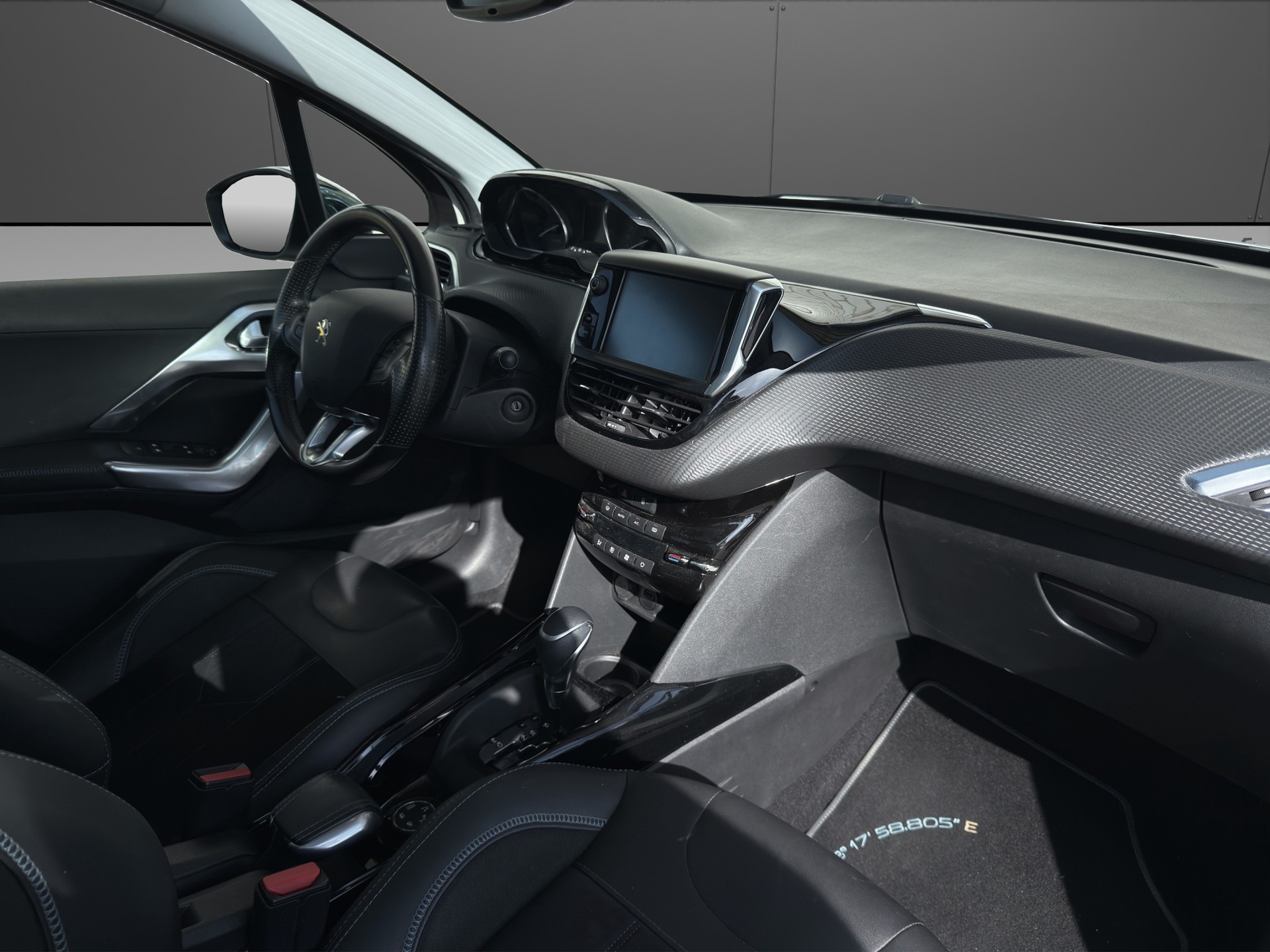 PEUGEOT 2008 1.2 PureTech Crossway EAT6-image-11