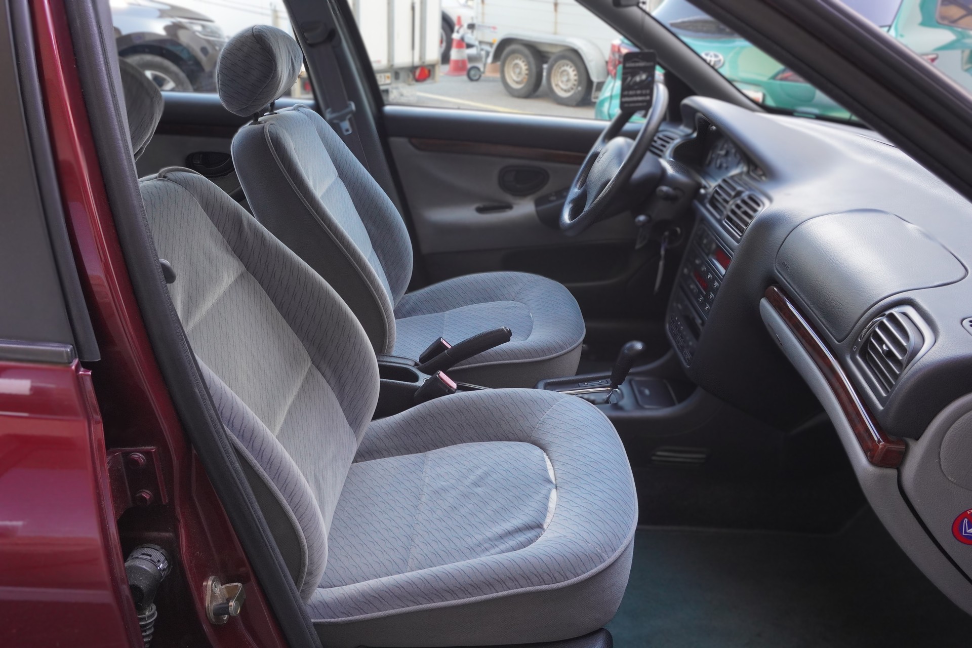 PEUGEOT 406 ST 2.0 16V-image-12