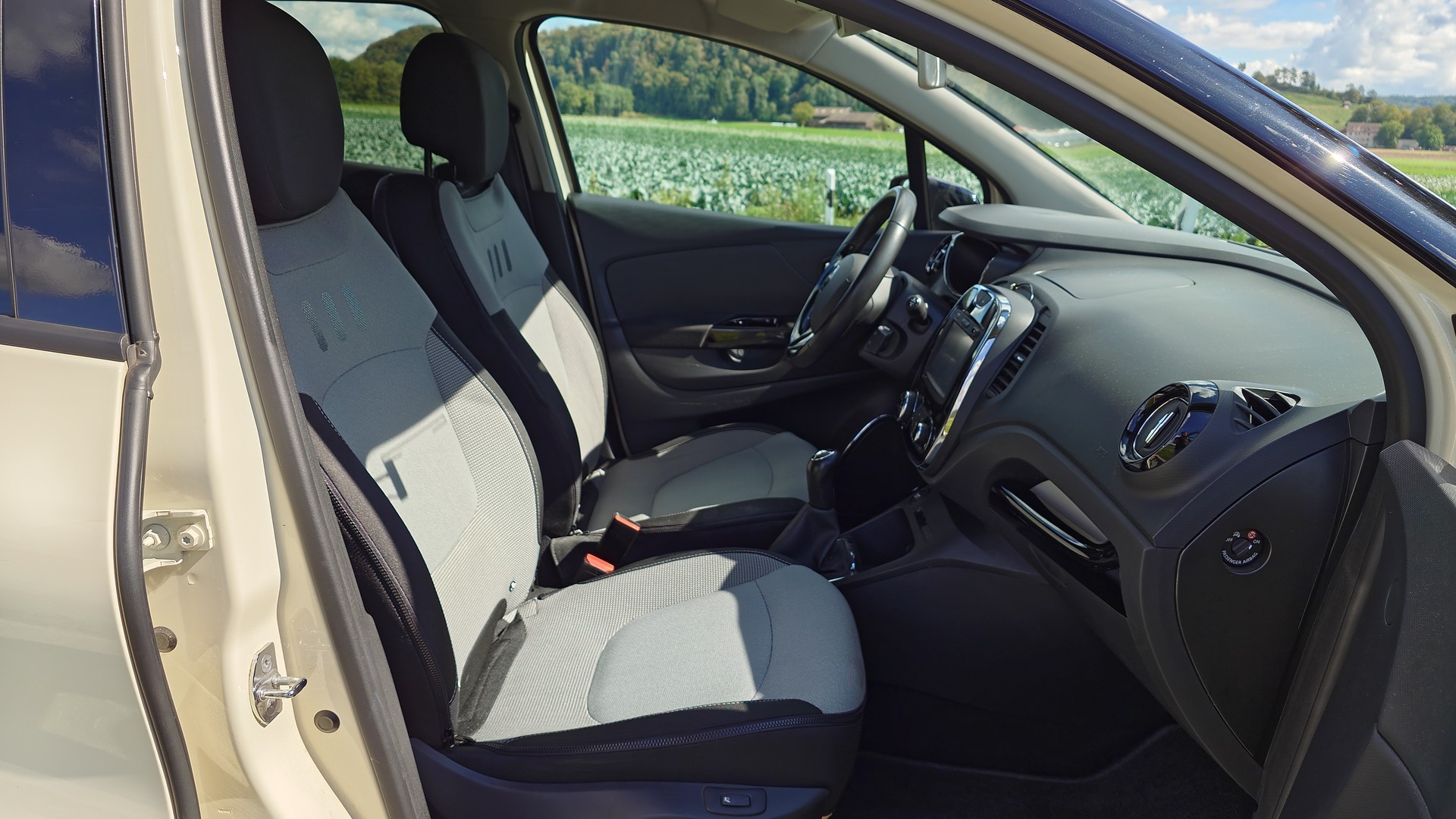 RENAULT Captur 1.5 dCi Privilège-image-12