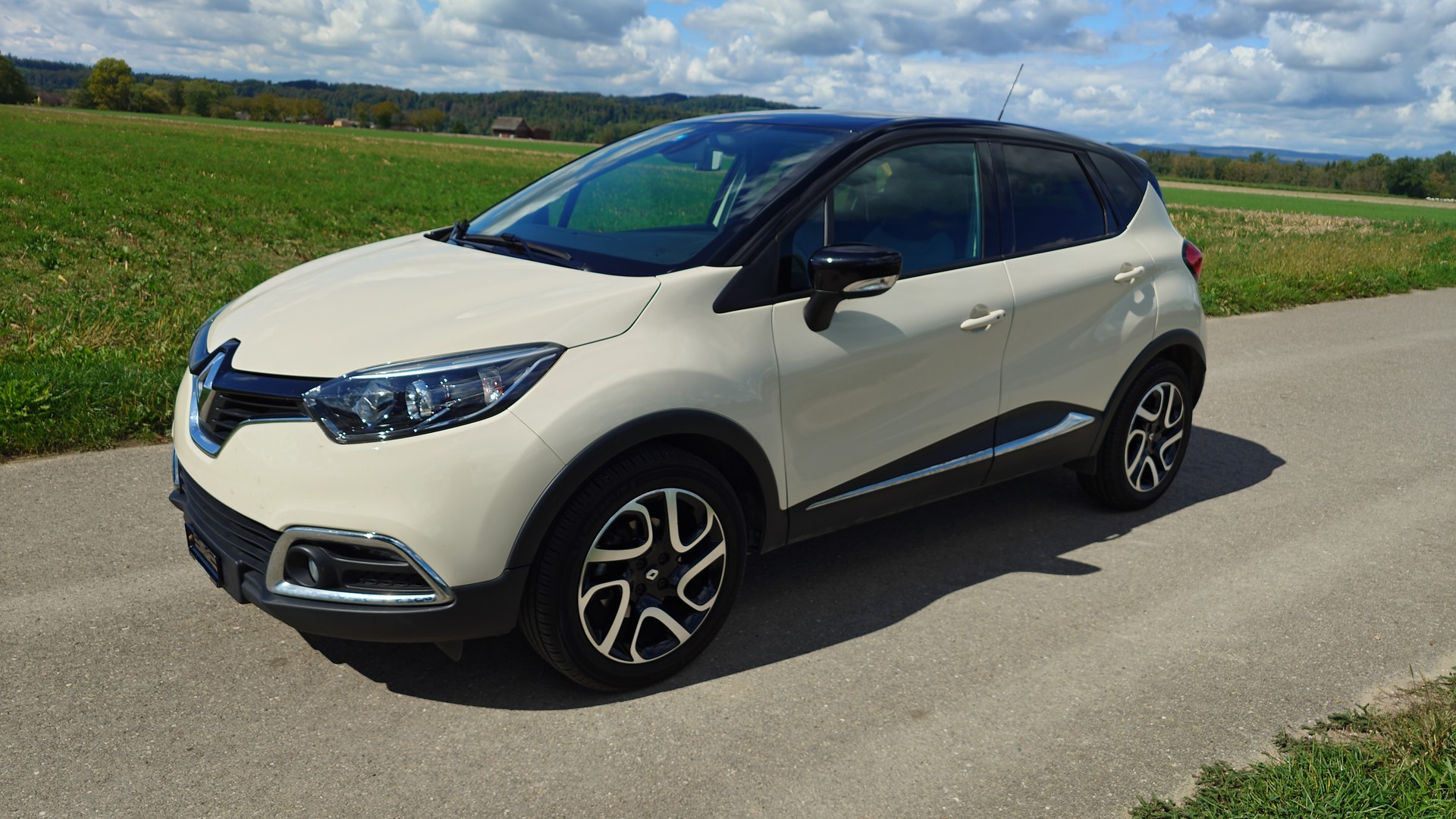 RENAULT Captur 1.5 dCi Privilège-image-0