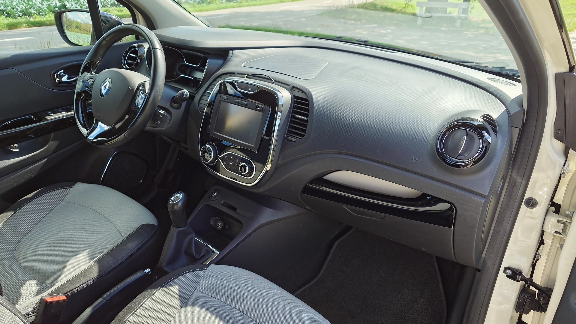 RENAULT Captur 1.5 dCi Privilège-image-10