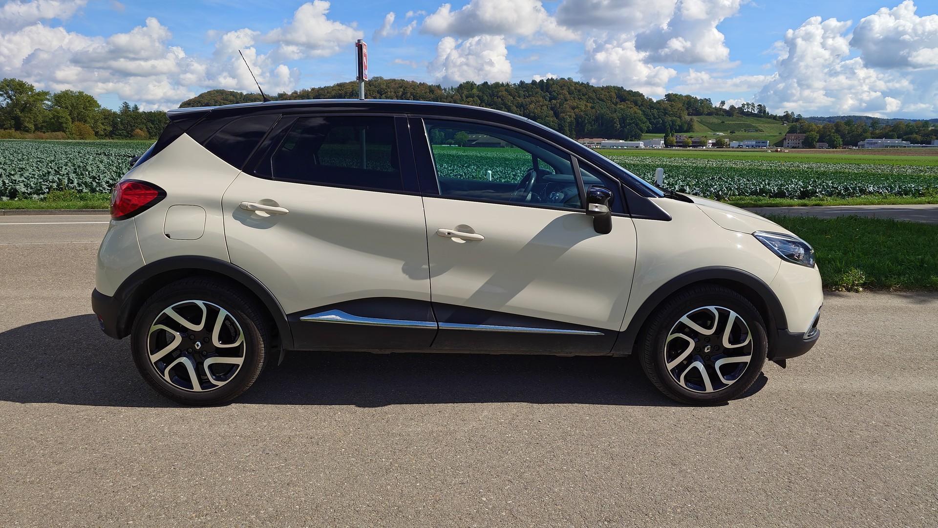 RENAULT Captur 1.5 dCi Privilège-image-6
