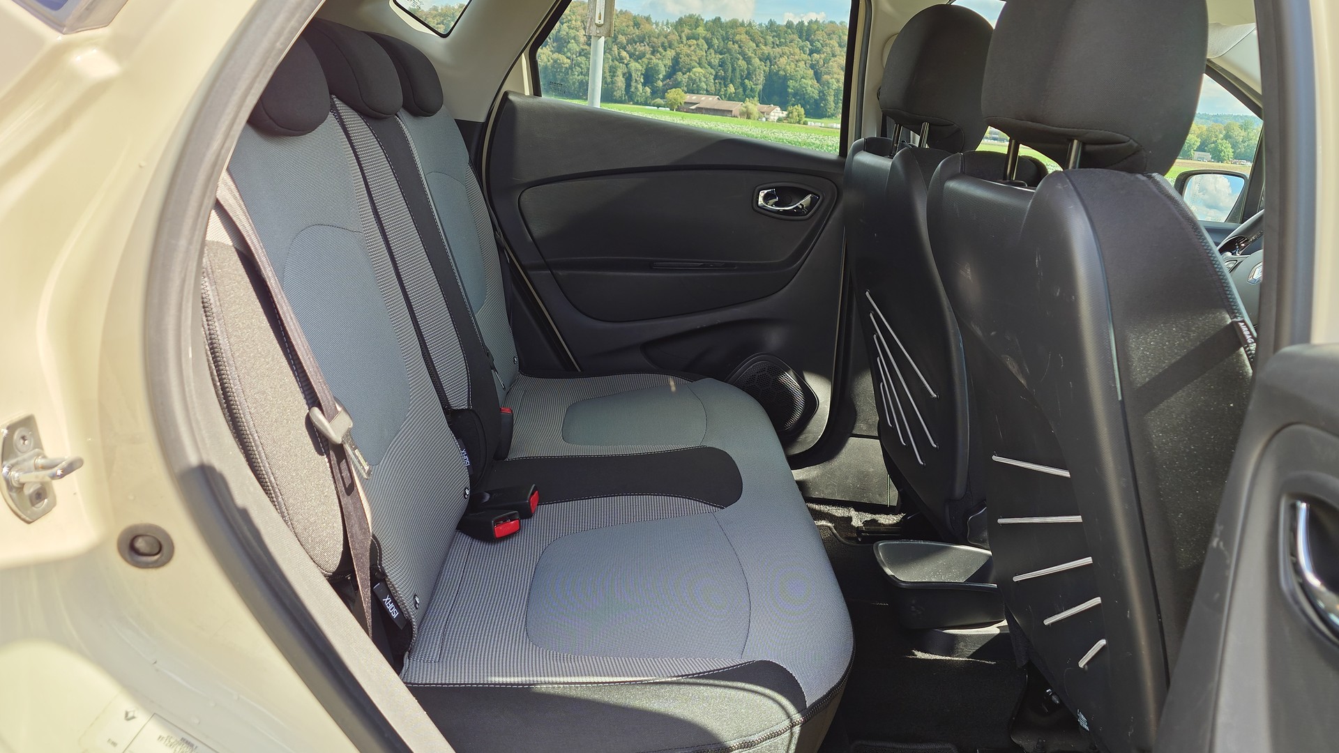 RENAULT Captur 1.5 dCi Privilège-image-13
