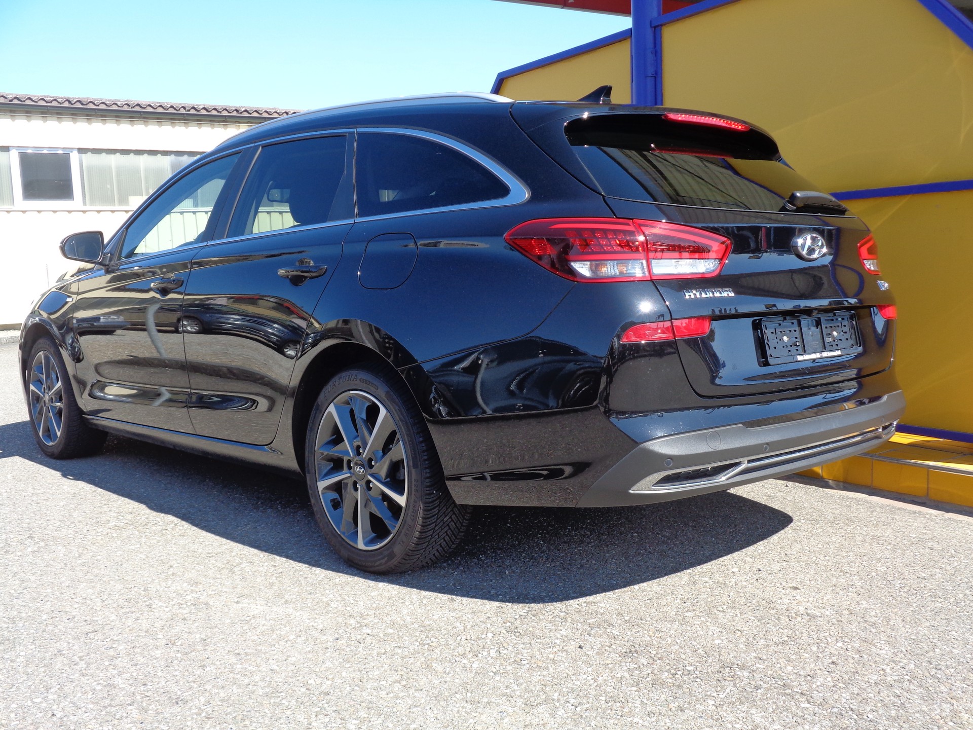 HYUNDAI i30 Wagon 1.5 T-GDi Amplia 48V MH DCT-image-5