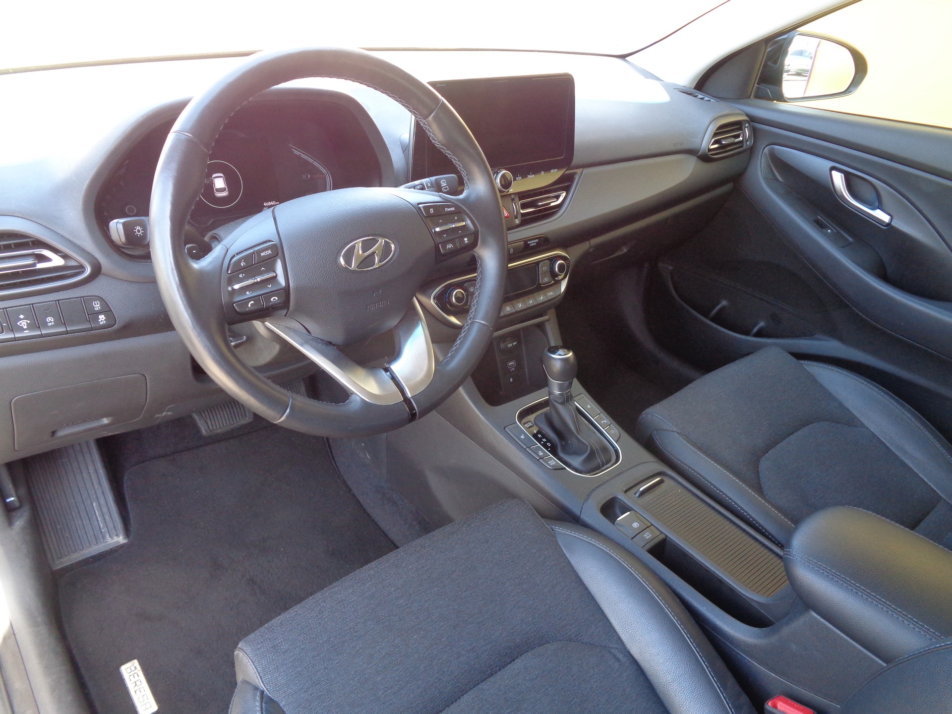 HYUNDAI i30 Wagon 1.5 T-GDi Amplia 48V MH DCT-image-9