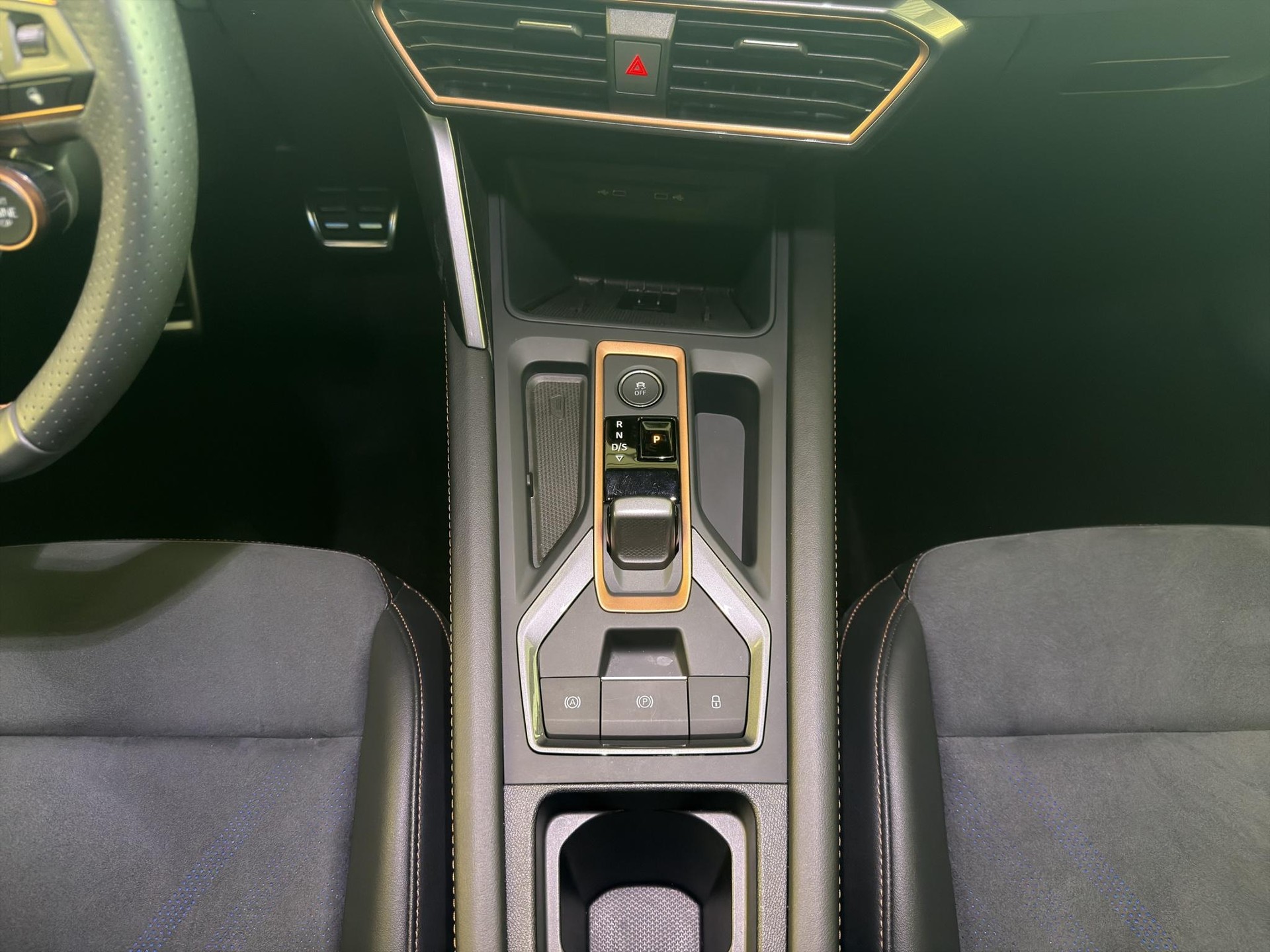 CUPRA Leon ST 2.0 TSI 333 VZ 4Drive DSG-image-15
