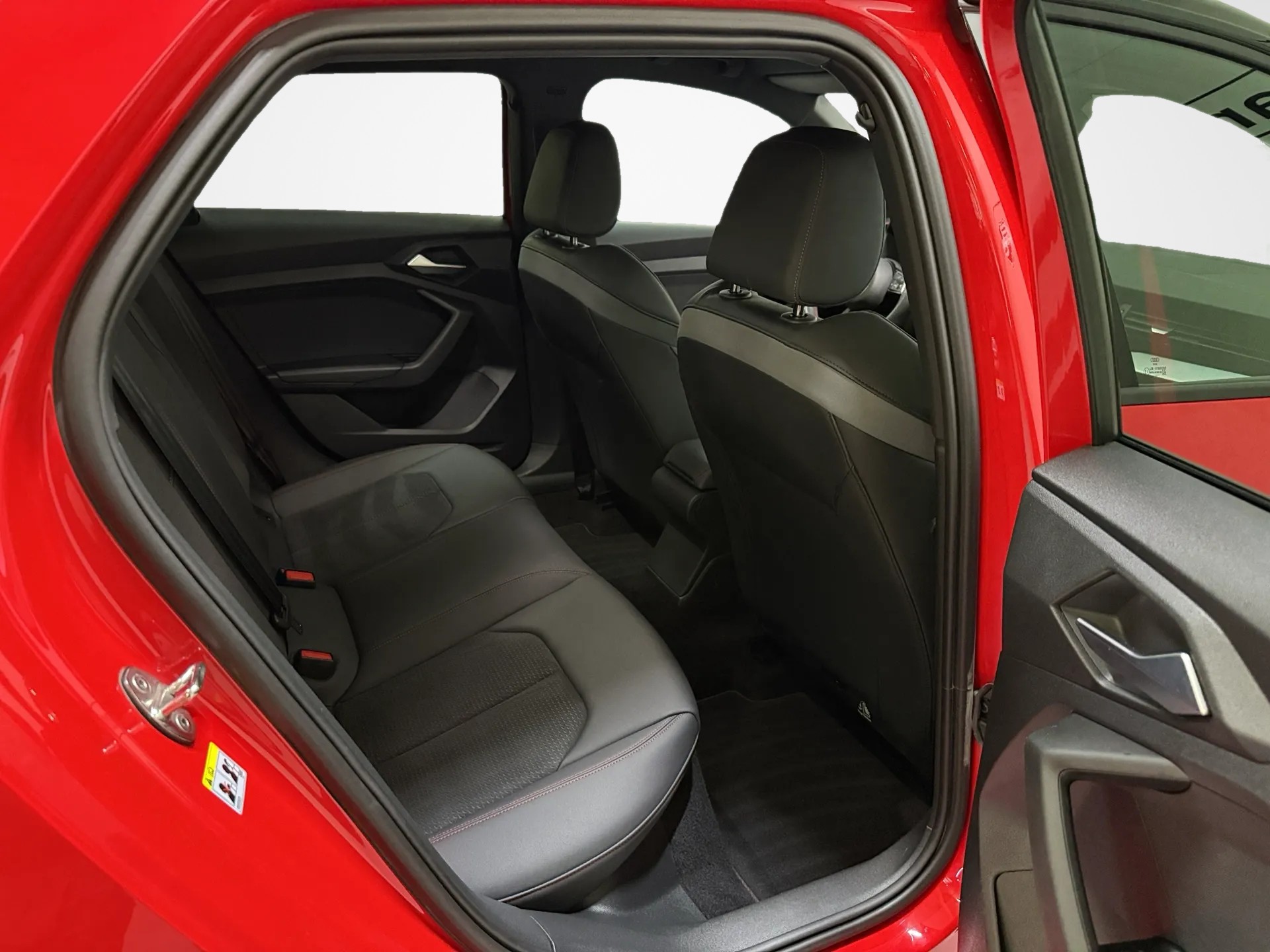 AUDI A1 Sportback 40 TFSI S Line S-tronic-image-8