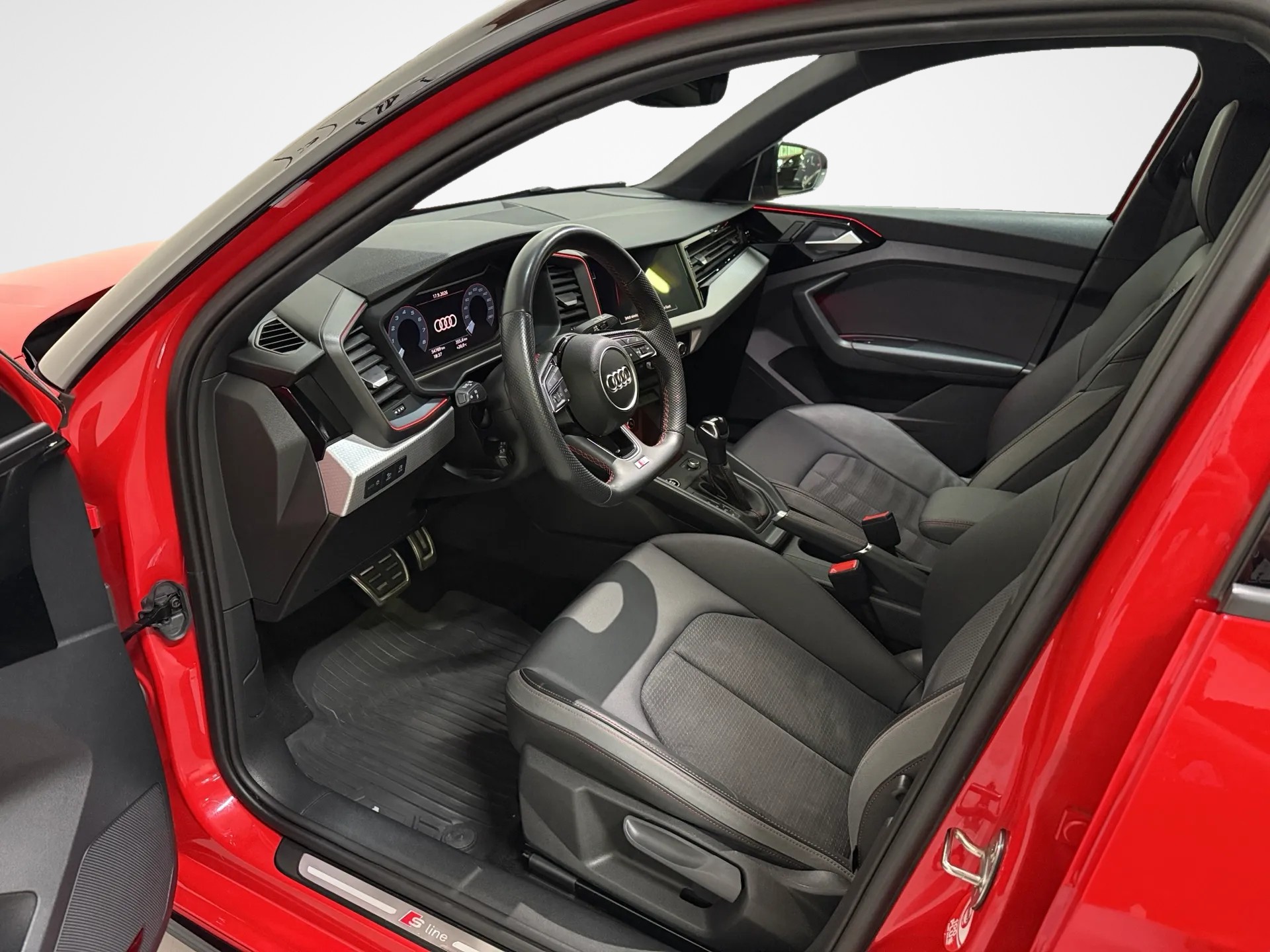 AUDI A1 Sportback 40 TFSI S Line S-tronic-image-11
