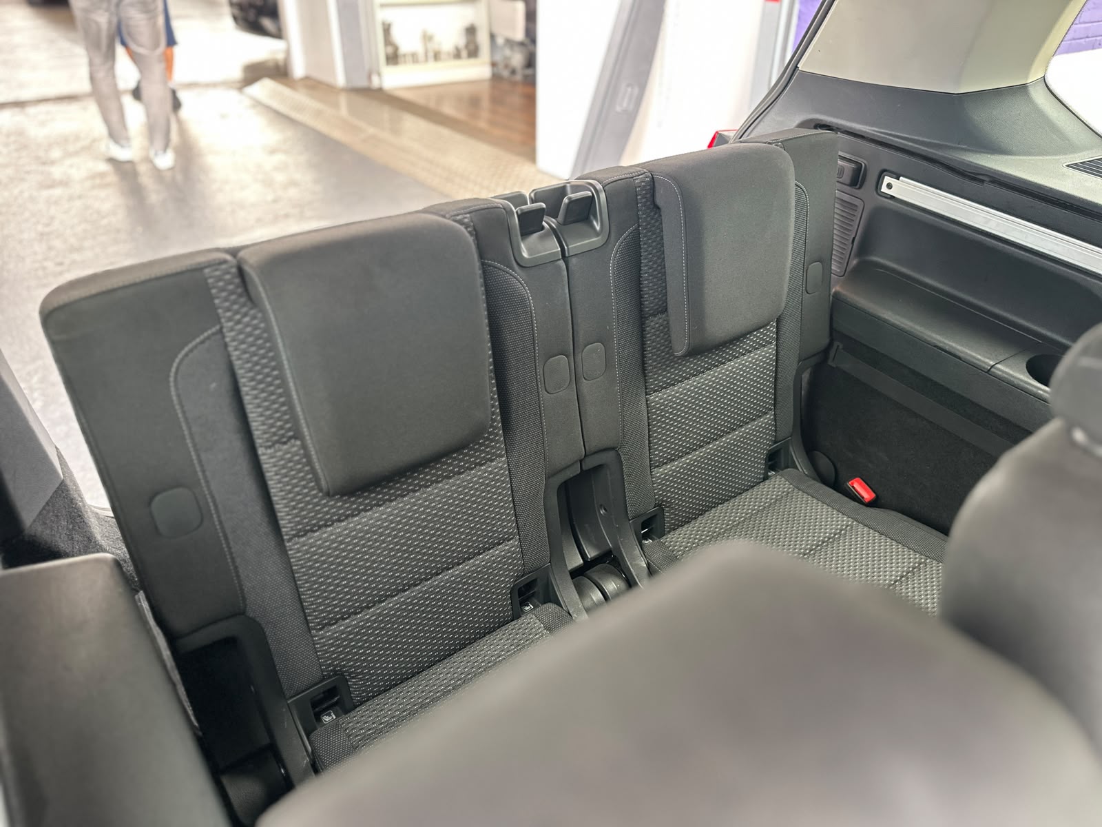 VW Touran 2.0 TDI BlueMotion Technology Comfortline DSG-image-4